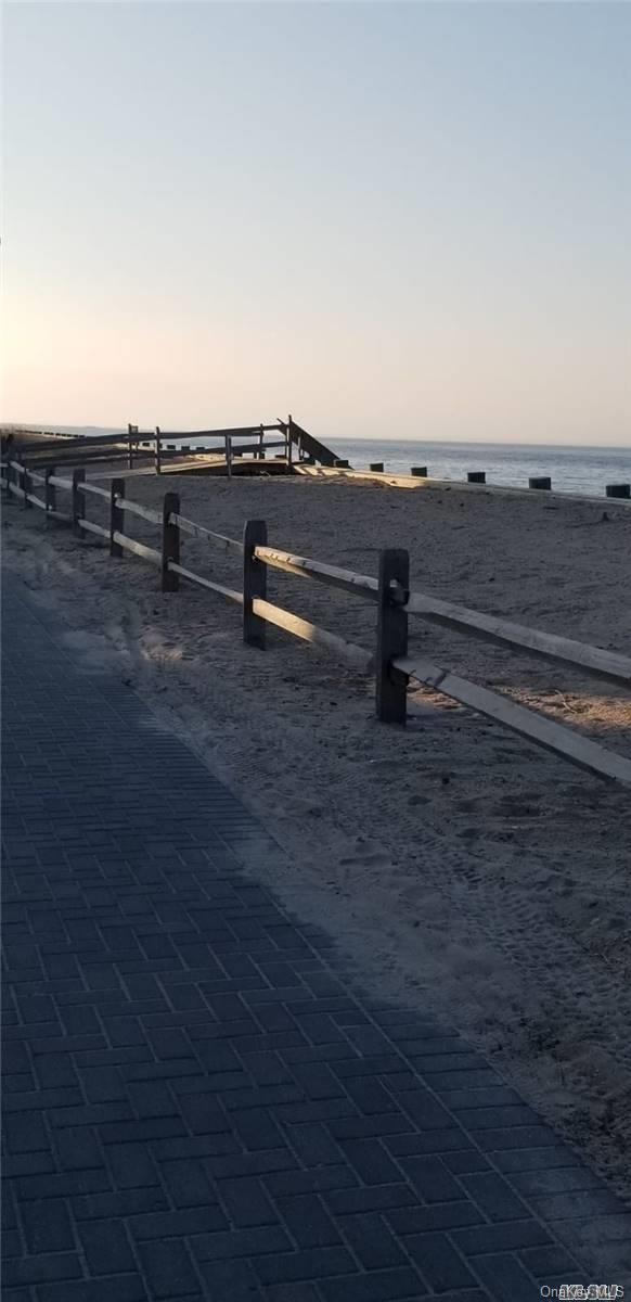 7 Crescent Walk, Ocean Beach, NY 11770