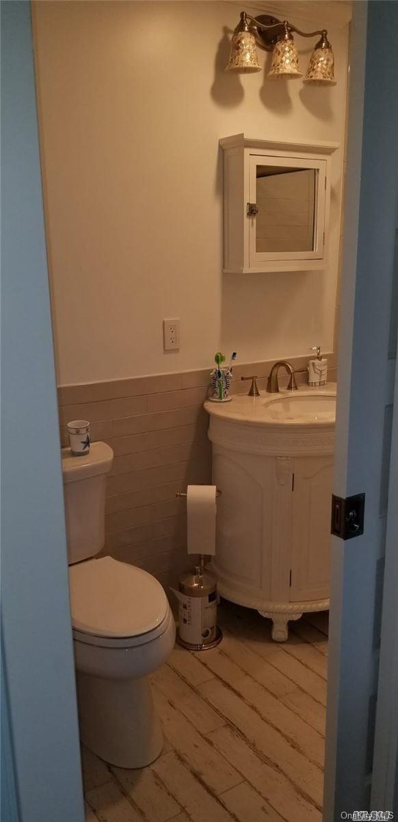 7 Crescent Walk, Ocean Beach, NY 11770