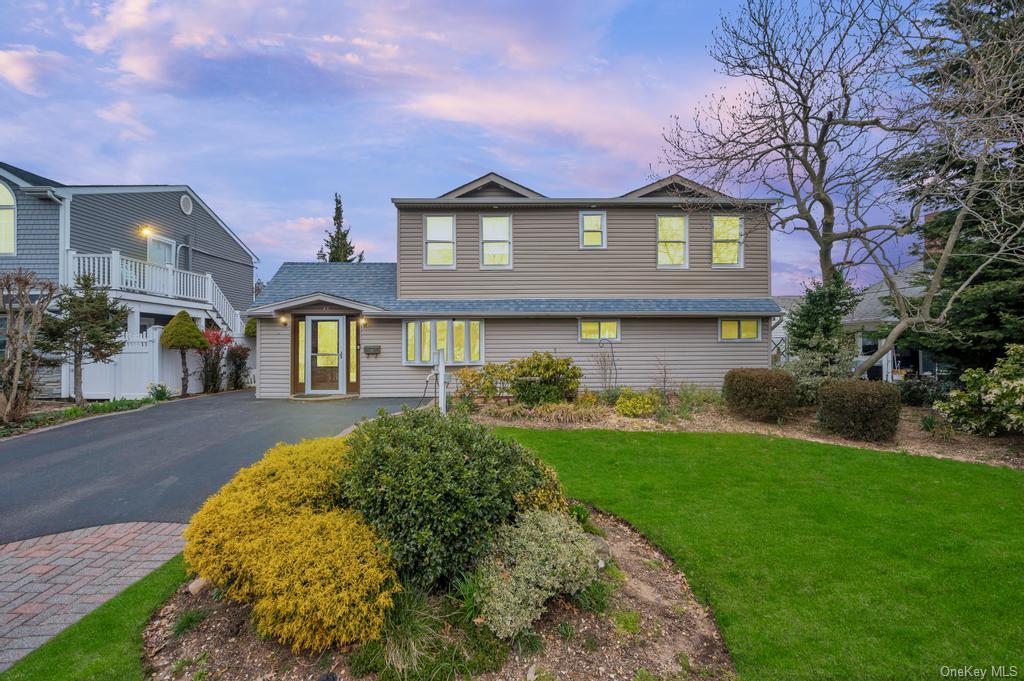 11 Berry Lane, Hicksville, NY 11801