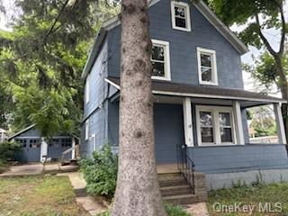 62 Lowndes Avenue, Huntington Station, NY 11746