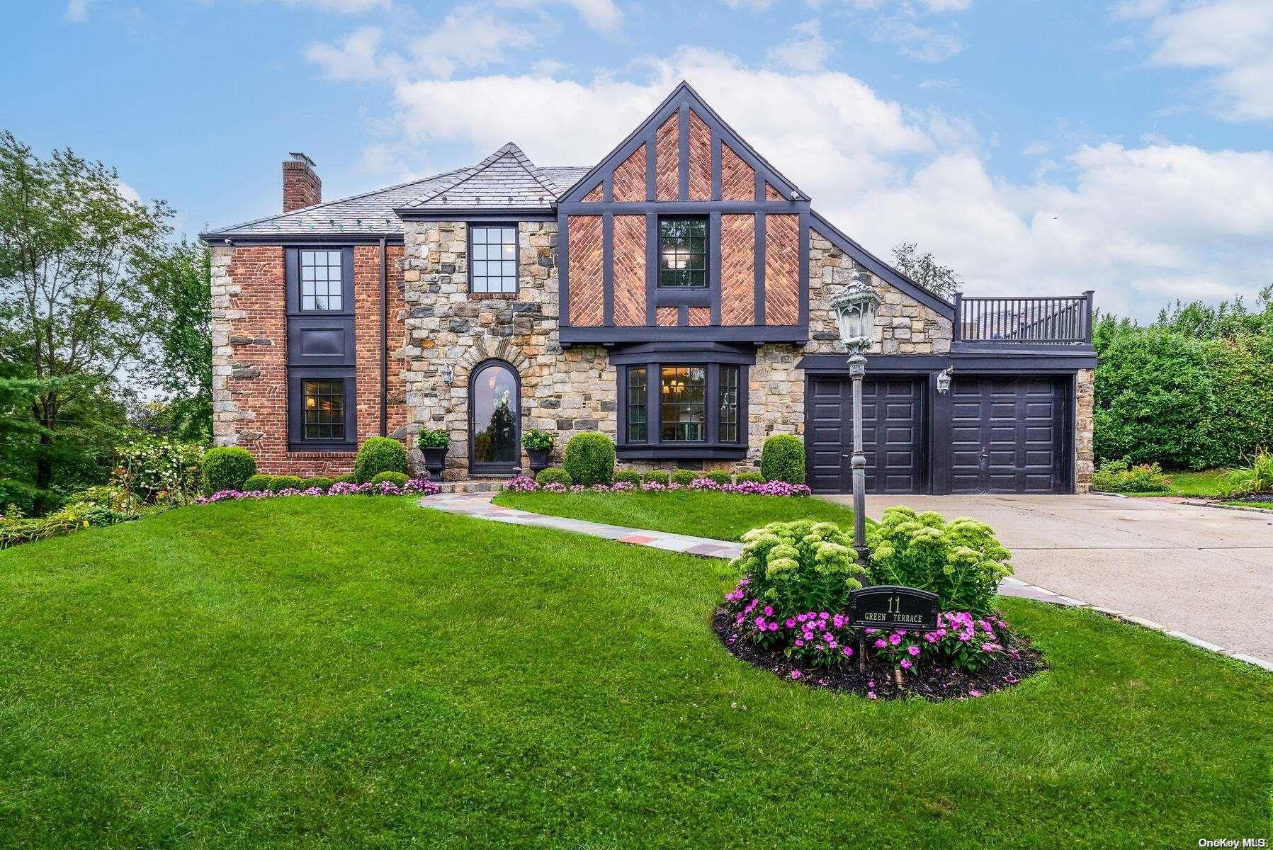 11 Green Terrace, Manhasset, NY 11030