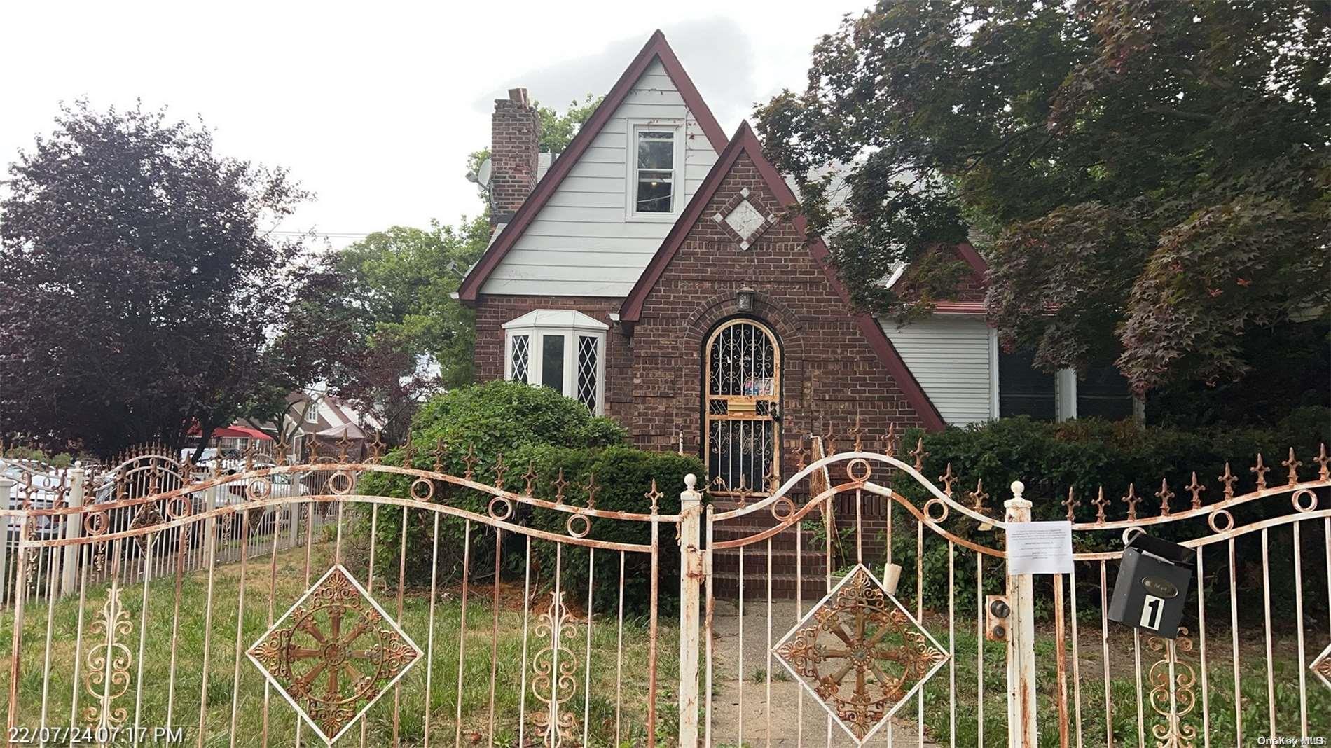 204-01 115th Avenue, Saint Albans, NY 11412