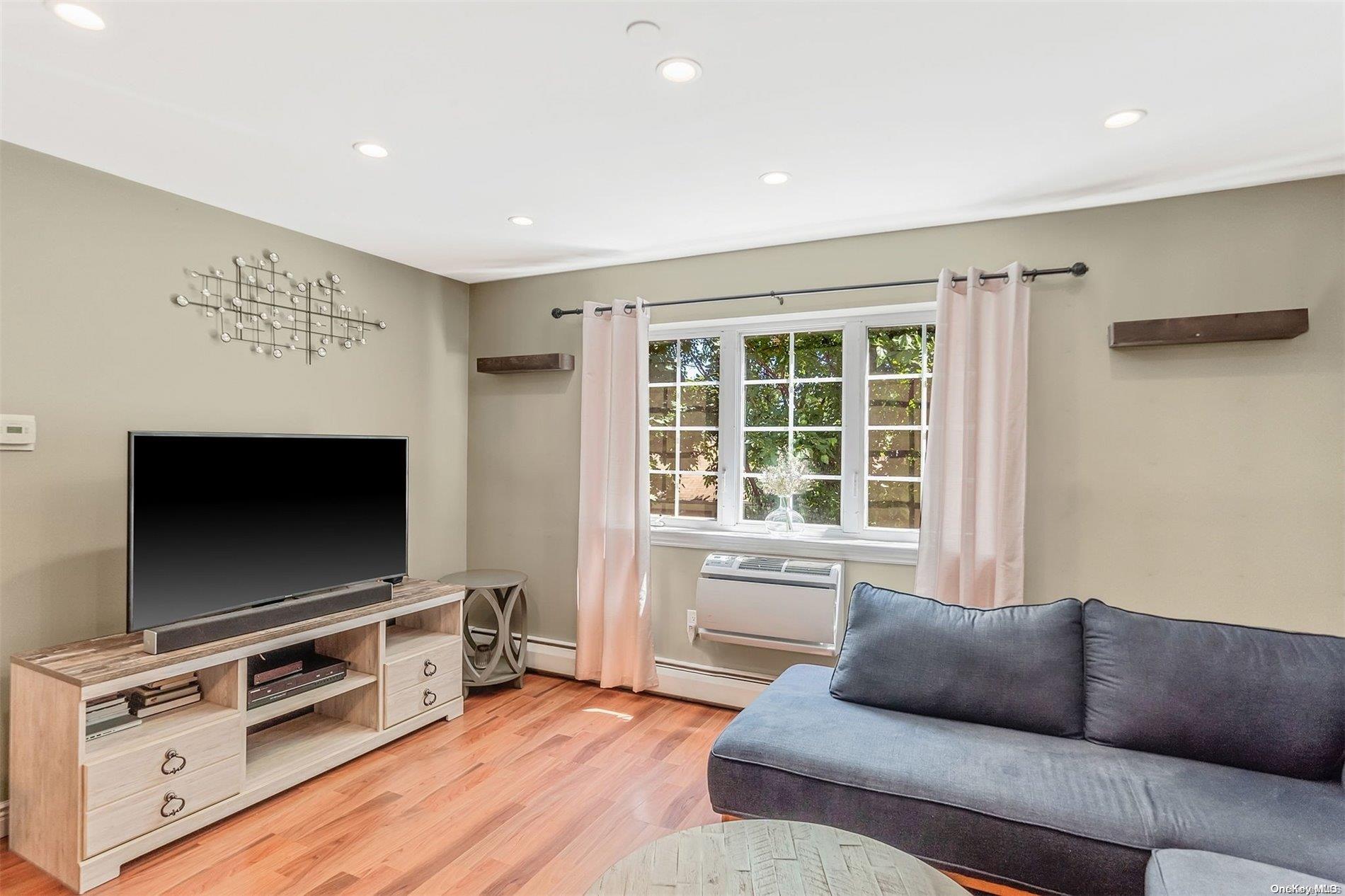72-35 Metropolitan Avenue # 1D, Middle Village, NY 11379