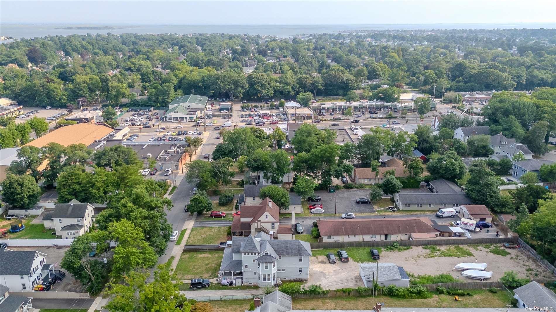 38 Park Avenue, Amityville, NY 11701