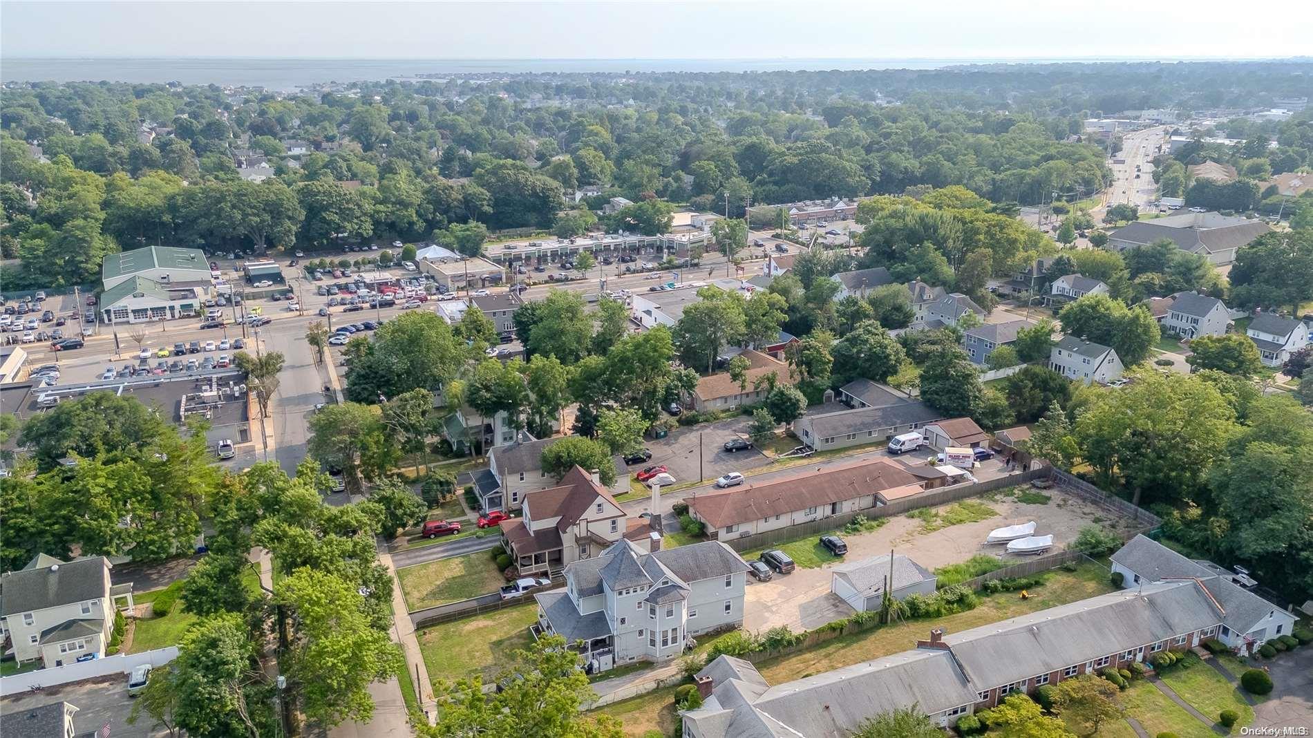 38 Park Avenue, Amityville, NY 11701