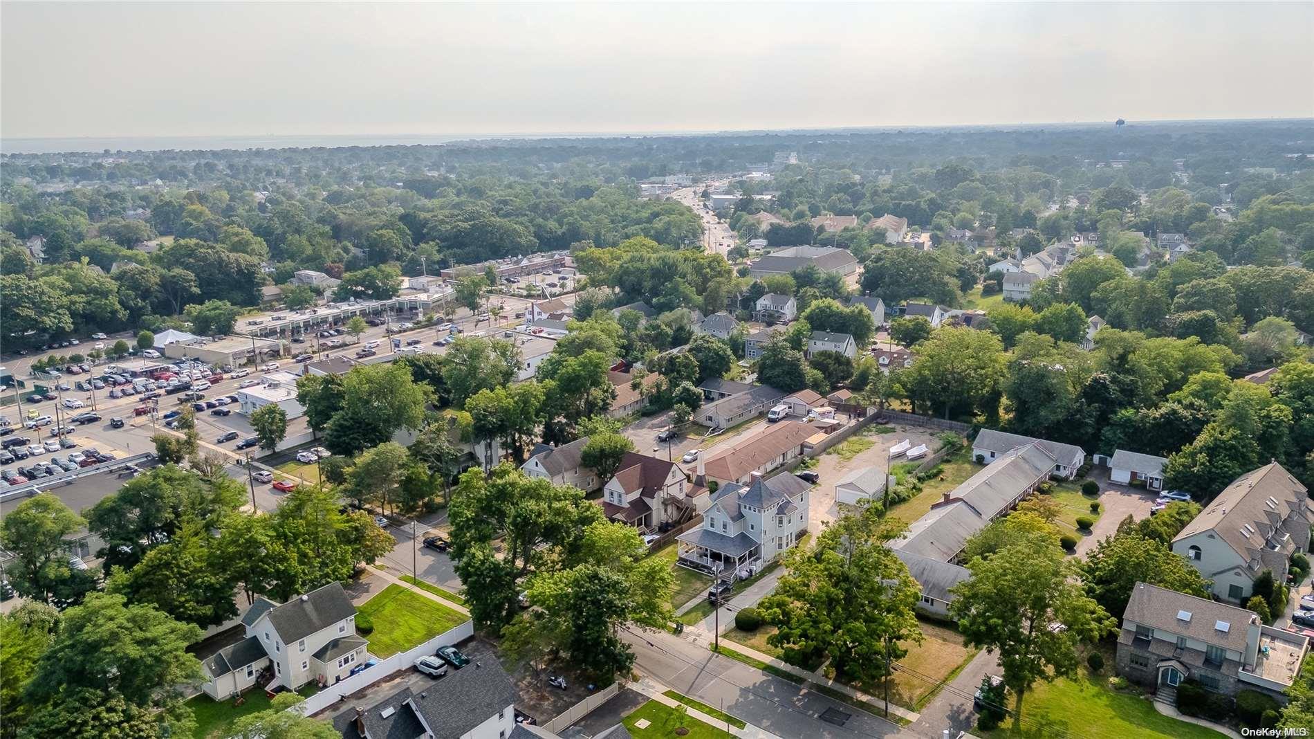 38 Park Avenue, Amityville, NY 11701