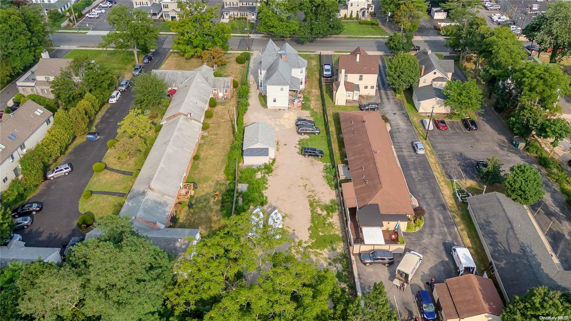 38 Park Avenue, Amityville, NY 11701