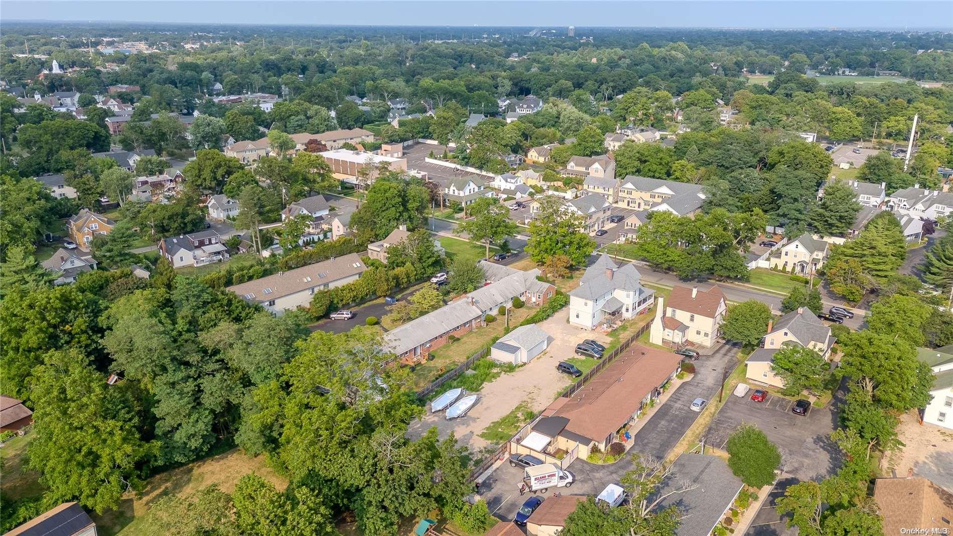 38 Park Avenue, Amityville, NY 11701