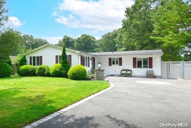 170 6th Avenue, Holtsville, NY 11742