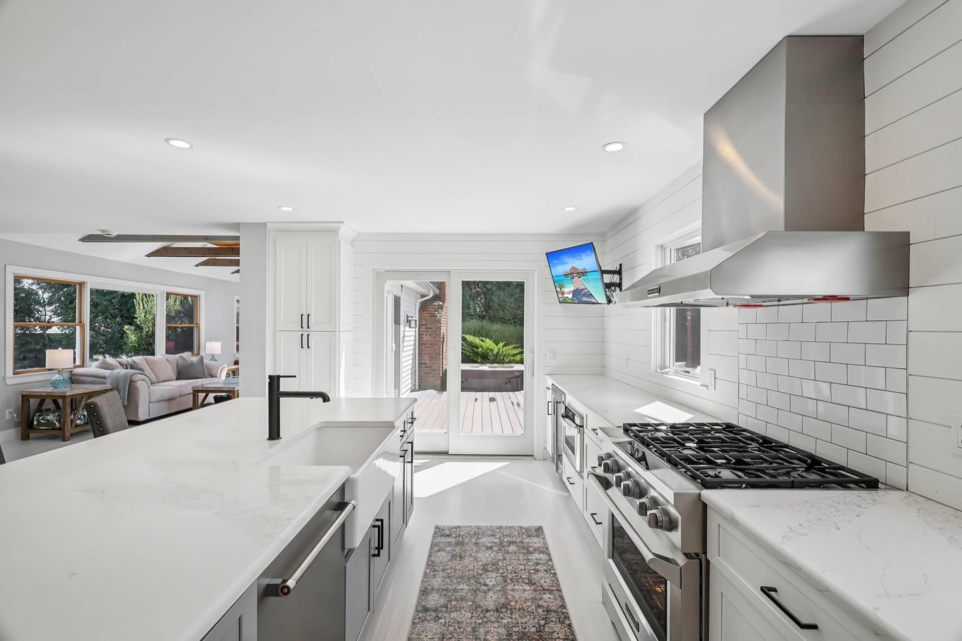 4 Hampton Harbor Road, Hampton Bays, NY 11946