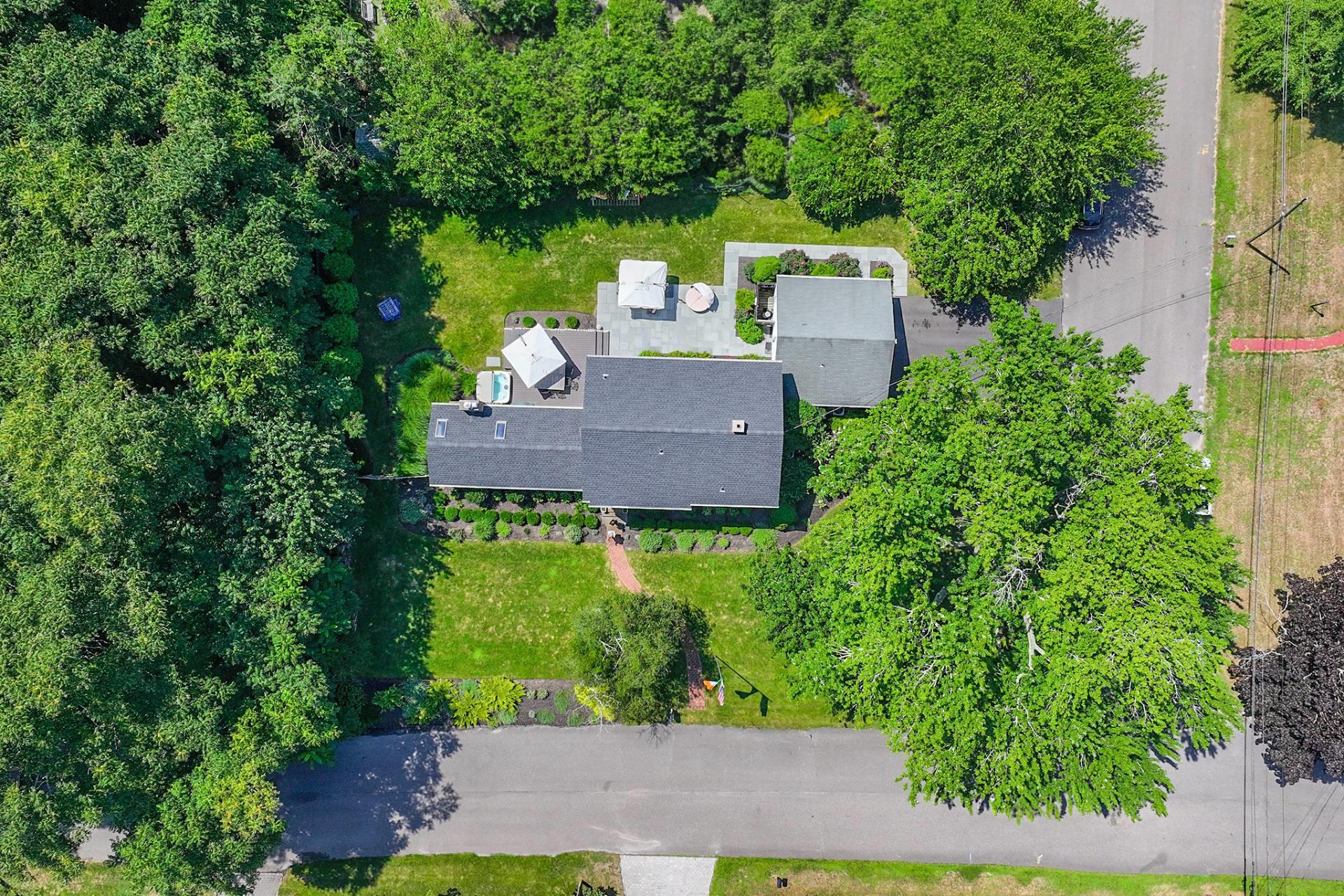 4 Hampton Harbor Road, Hampton Bays, NY 11946