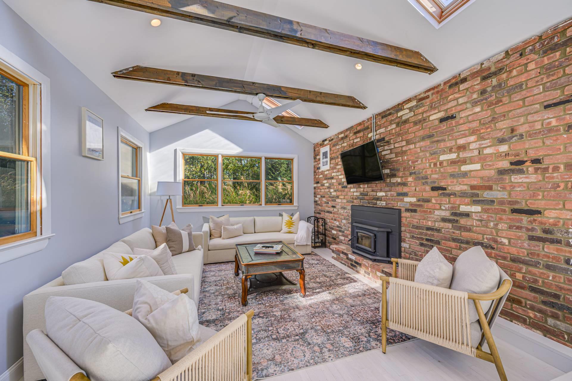 4 Hampton Harbor Road, Hampton Bays, NY 11946