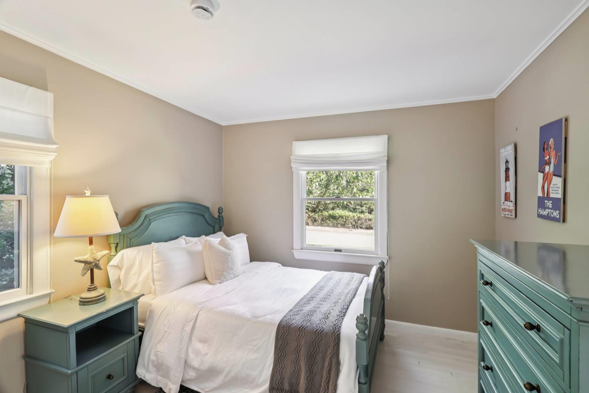 4 Hampton Harbor Road, Hampton Bays, NY 11946