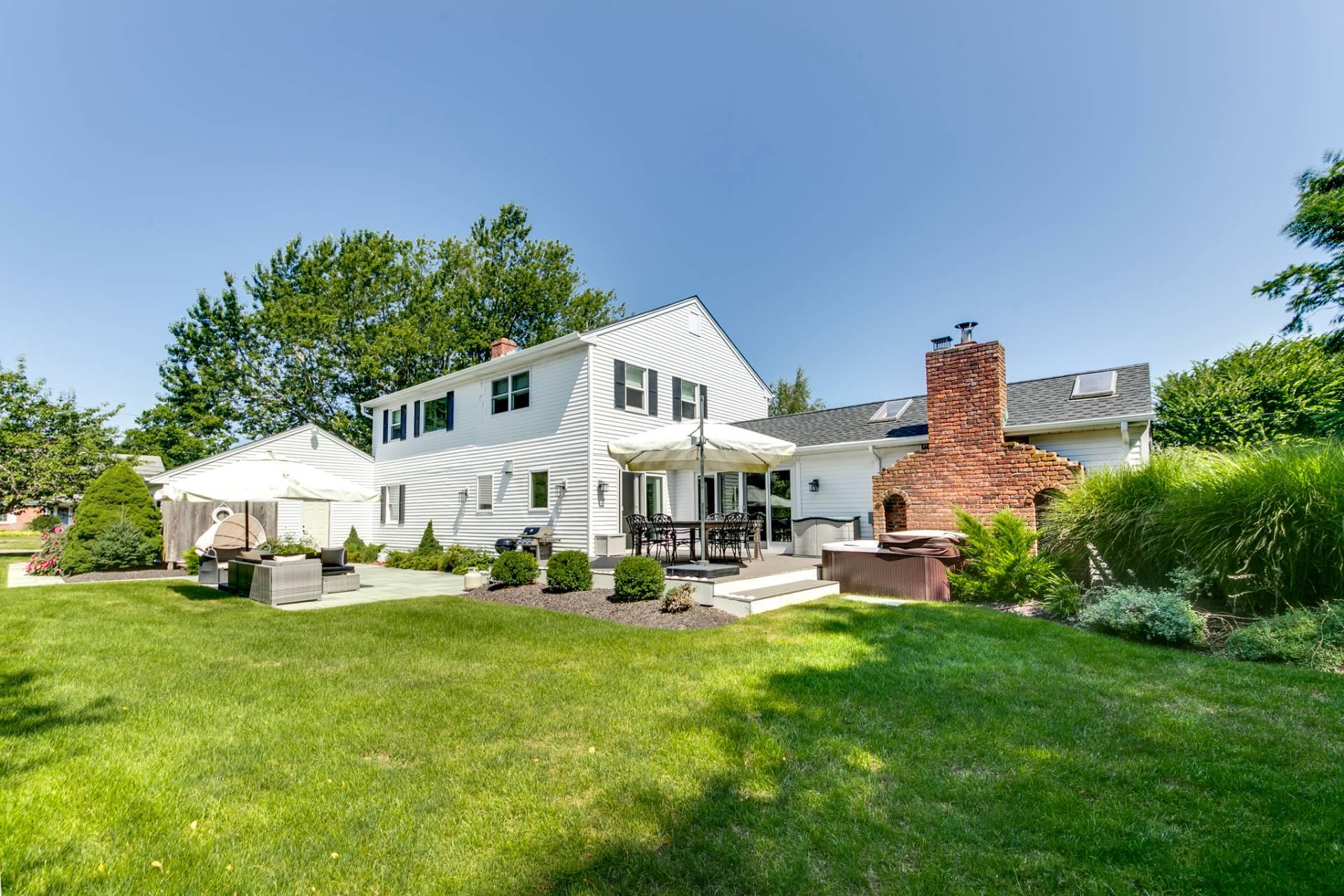 4 Hampton Harbor Road, Hampton Bays, NY 11946