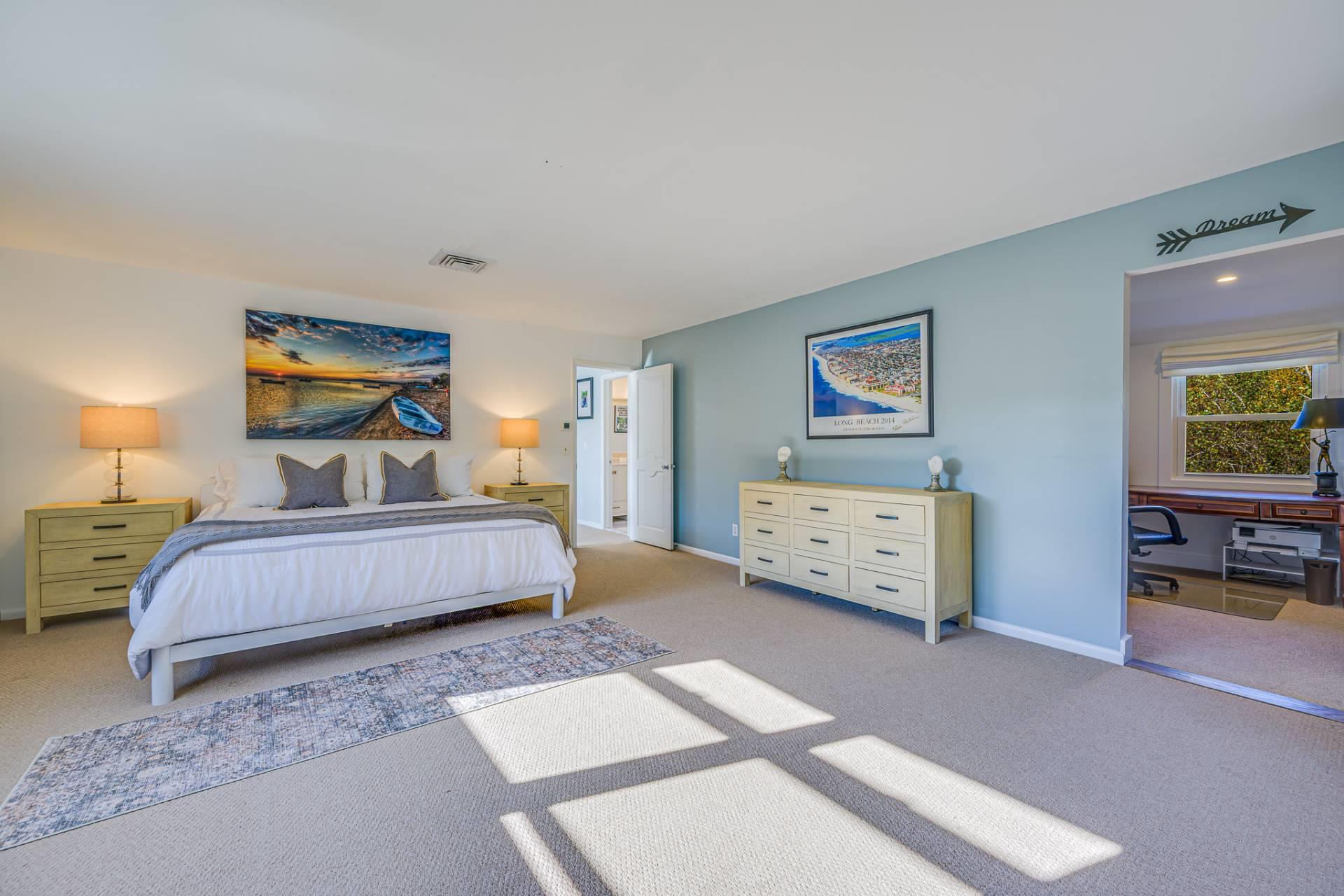 4 Hampton Harbor Road, Hampton Bays, NY 11946