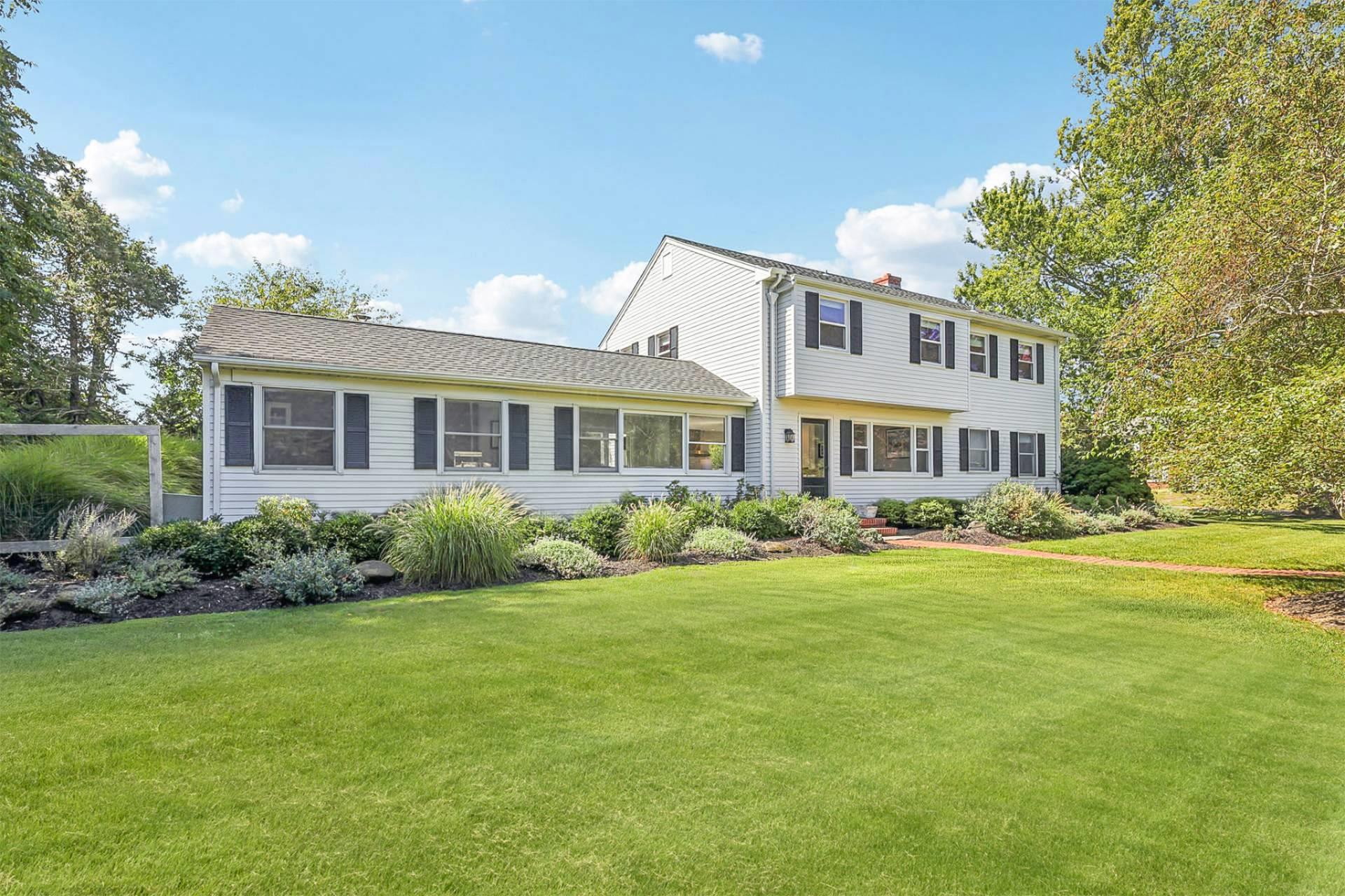 4 Hampton Harbor Road, Hampton Bays, NY 11946