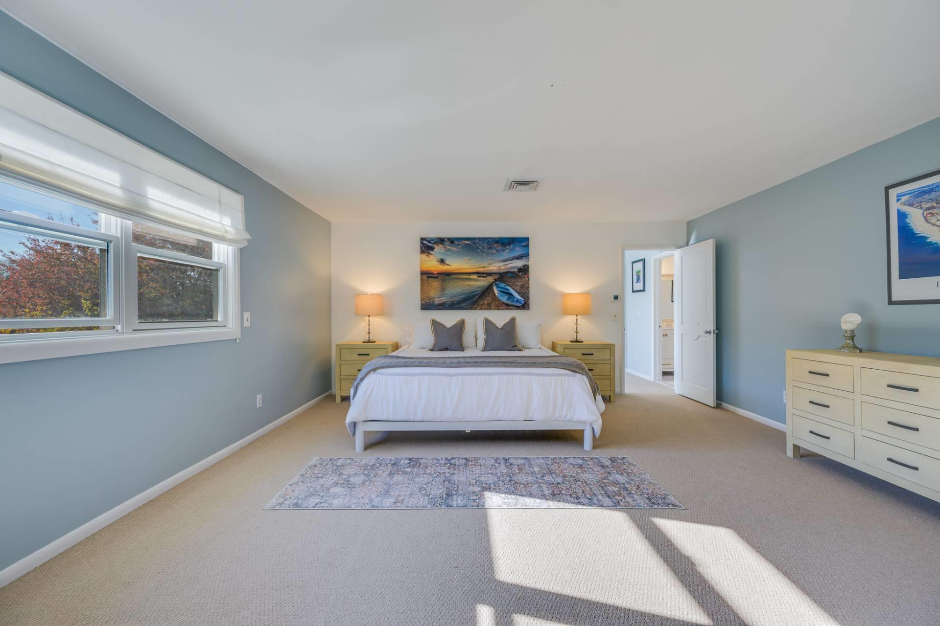 4 Hampton Harbor Road, Hampton Bays, NY 11946