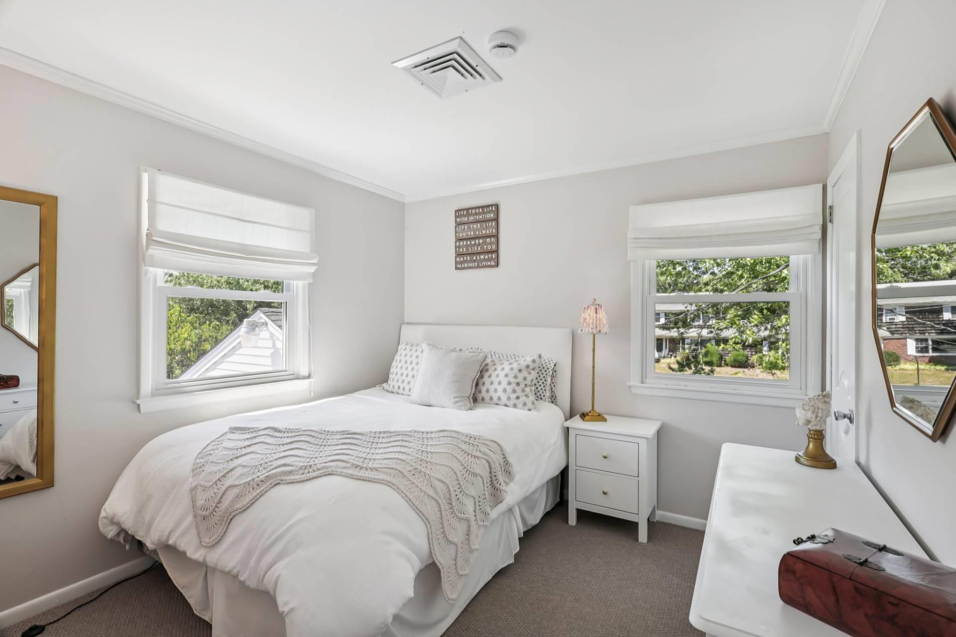 4 Hampton Harbor Road, Hampton Bays, NY 11946