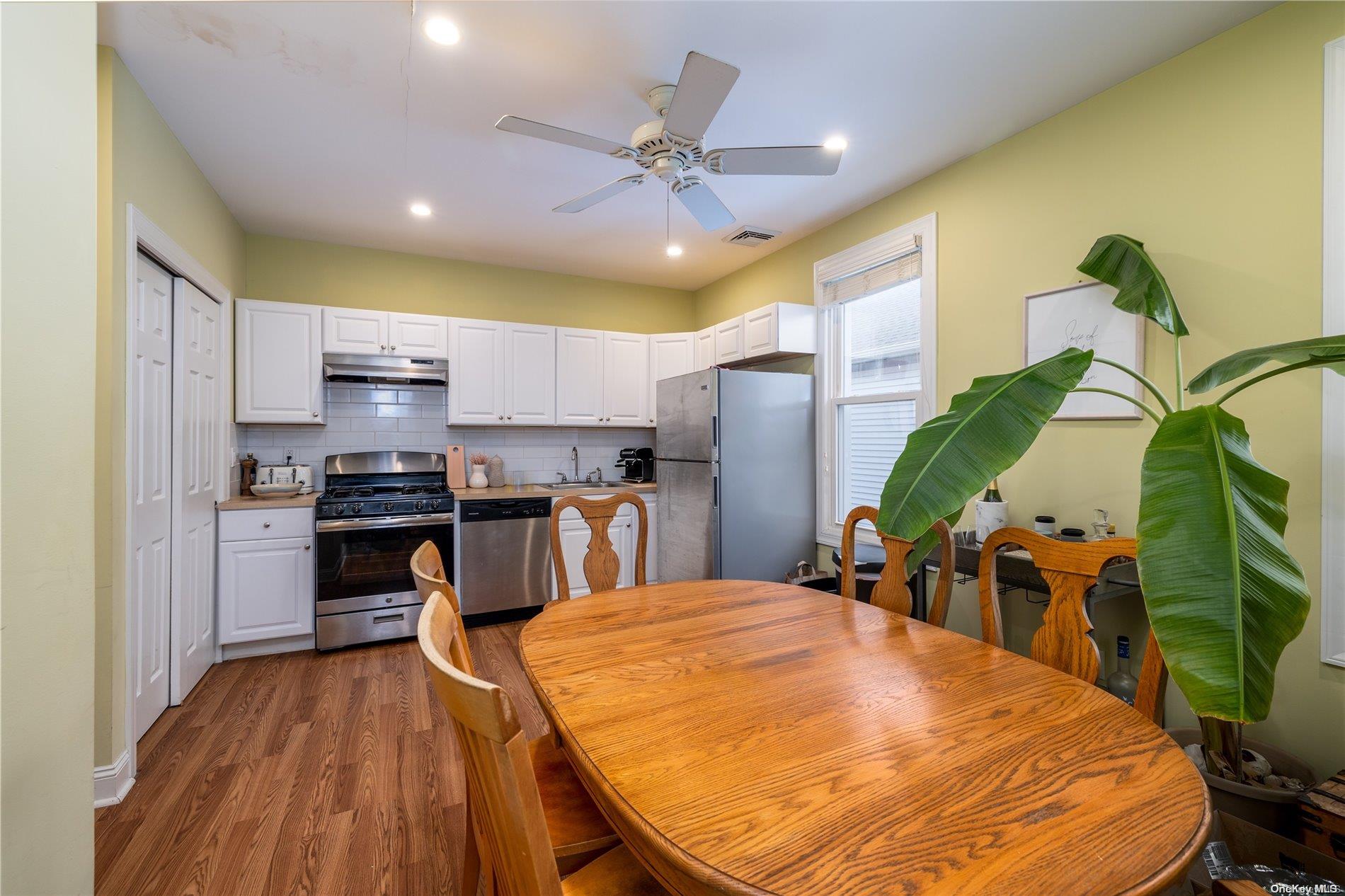 420 W Hudson Street # Upper, Long Beach, NY 11561