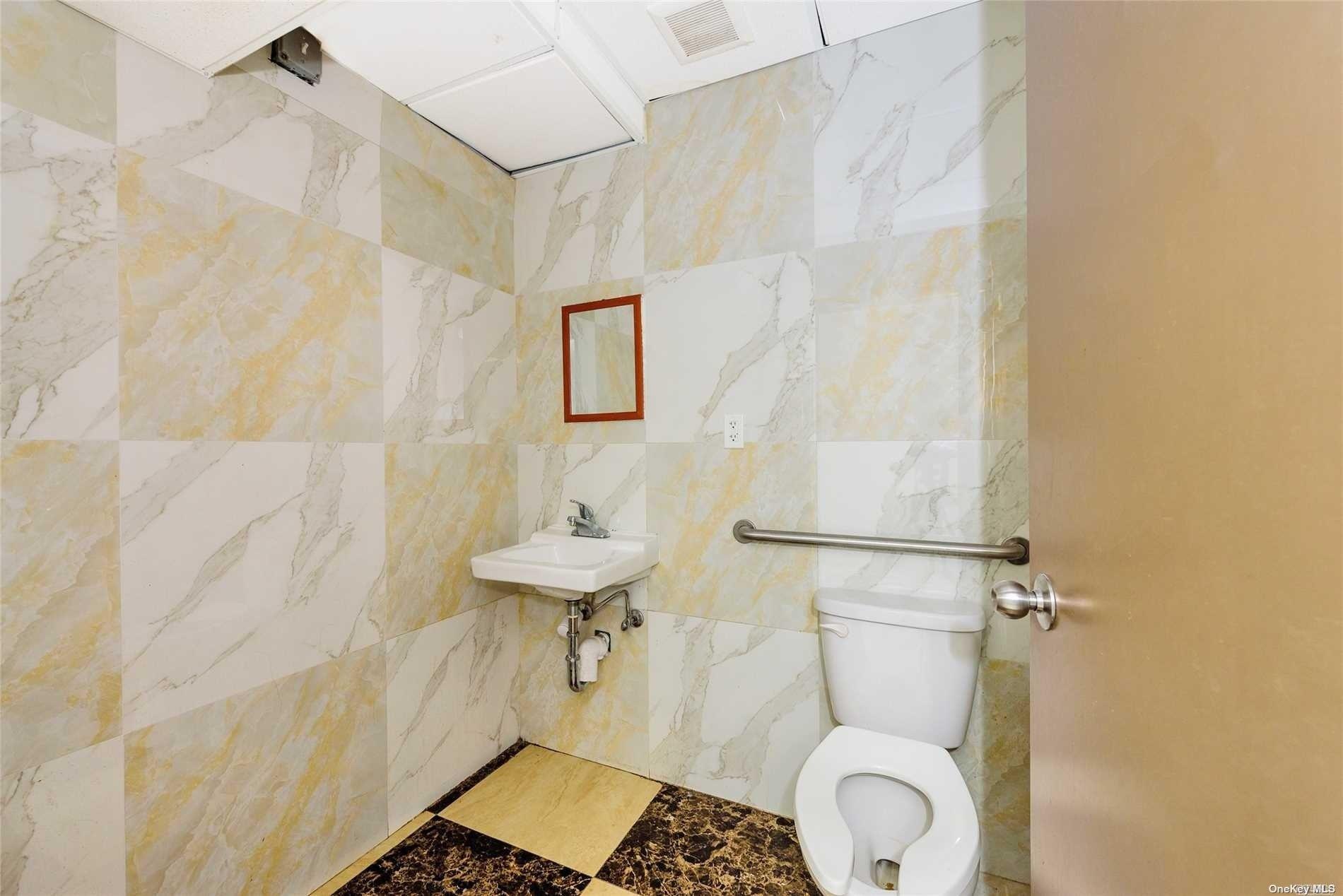 41-42 College Point Boulevard # C1, Flushing, NY 11355