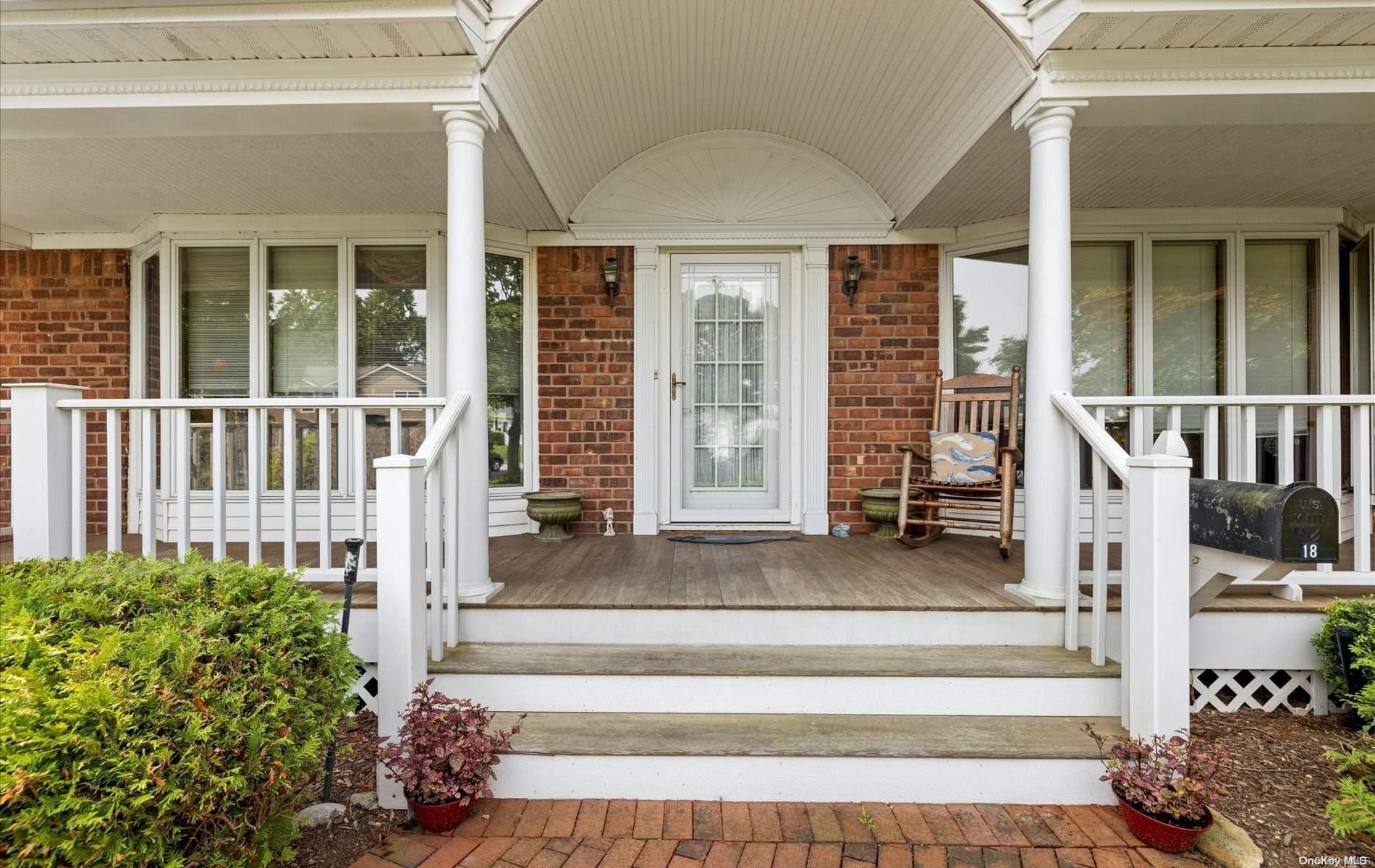 18 Tyram Street, Commack, NY 11725