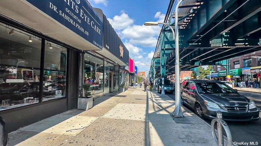 84-01 Roosevelt Avenue, Jackson Heights, NY 11372