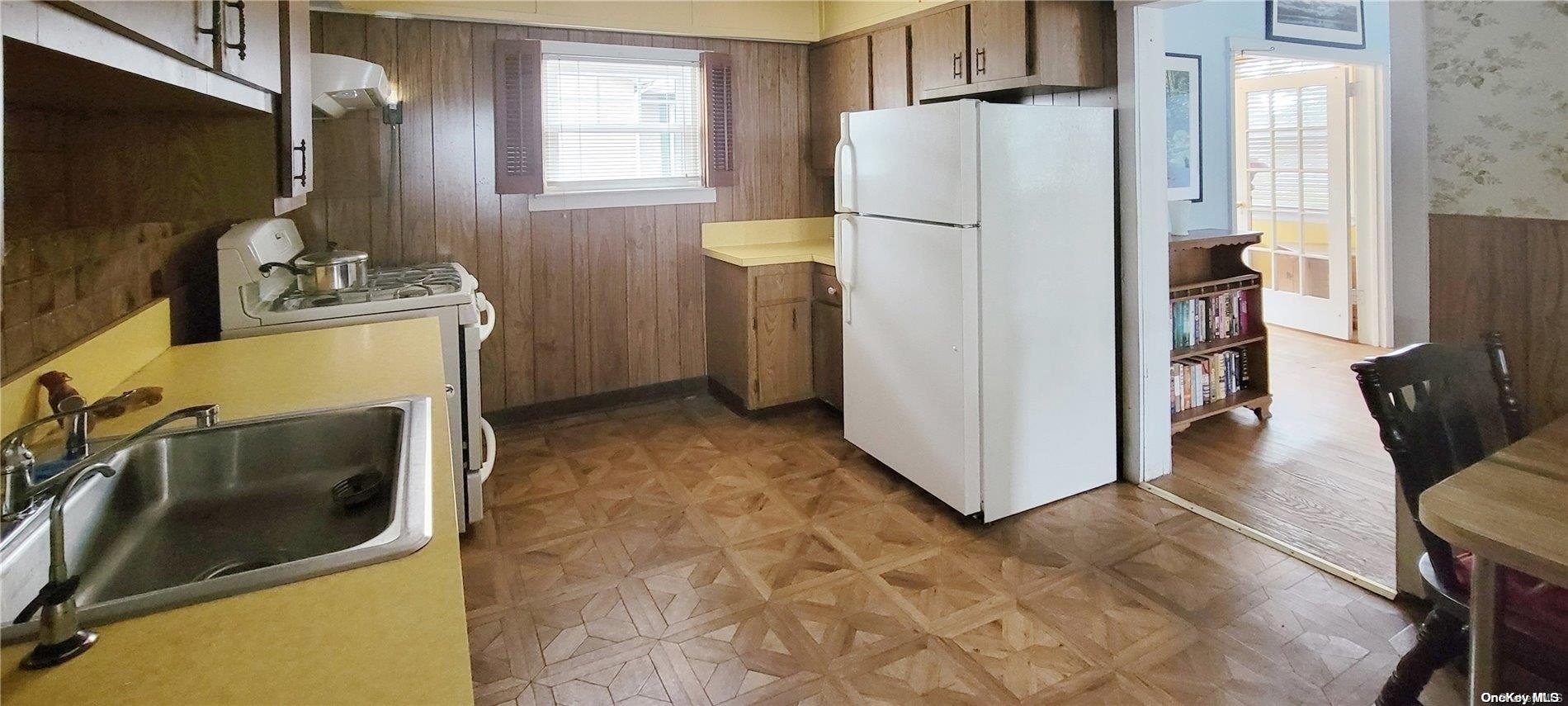 138 Hewlett Avenue, Merrick, NY 11566