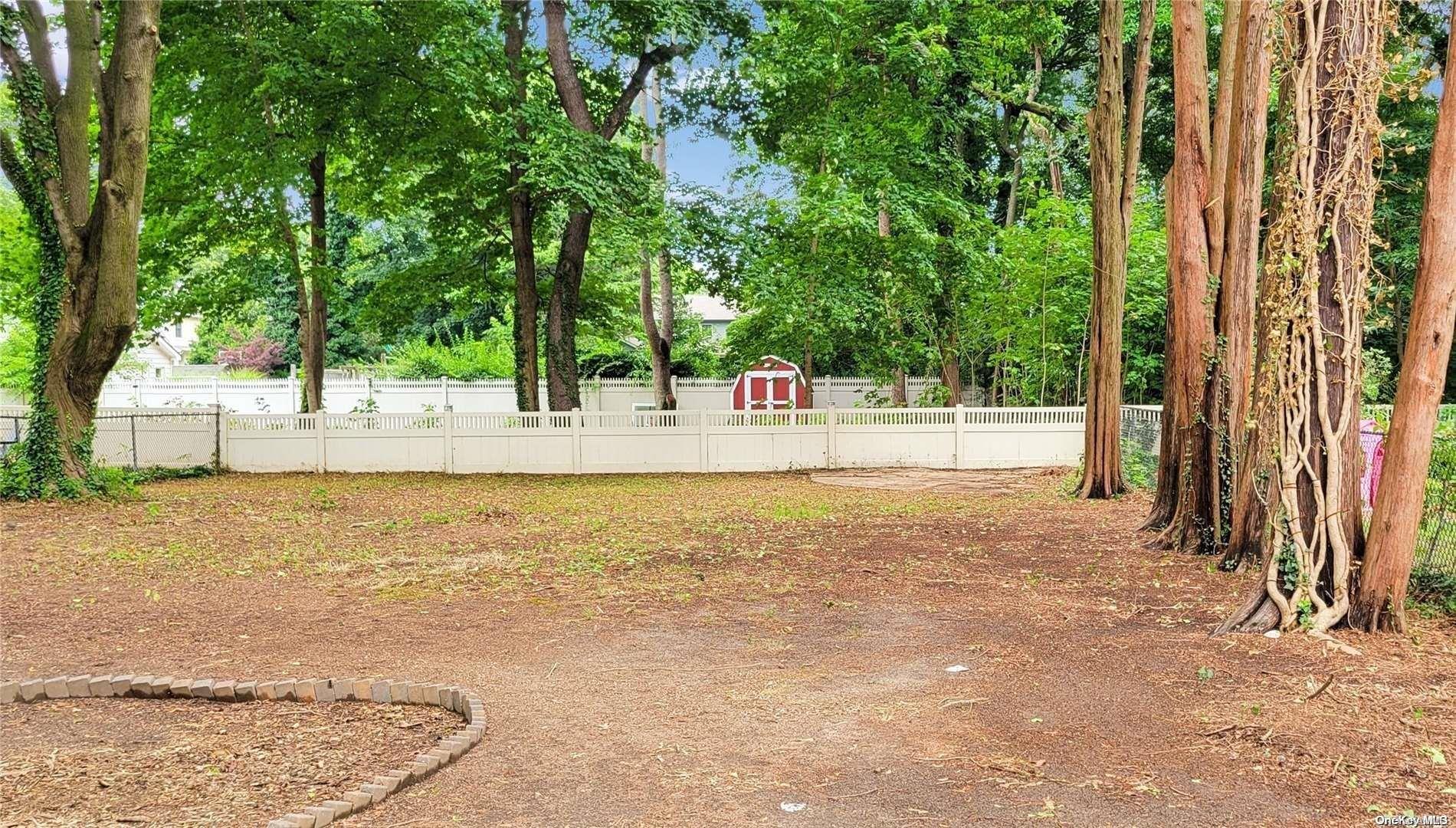 138 Hewlett Avenue, Merrick, NY 11566