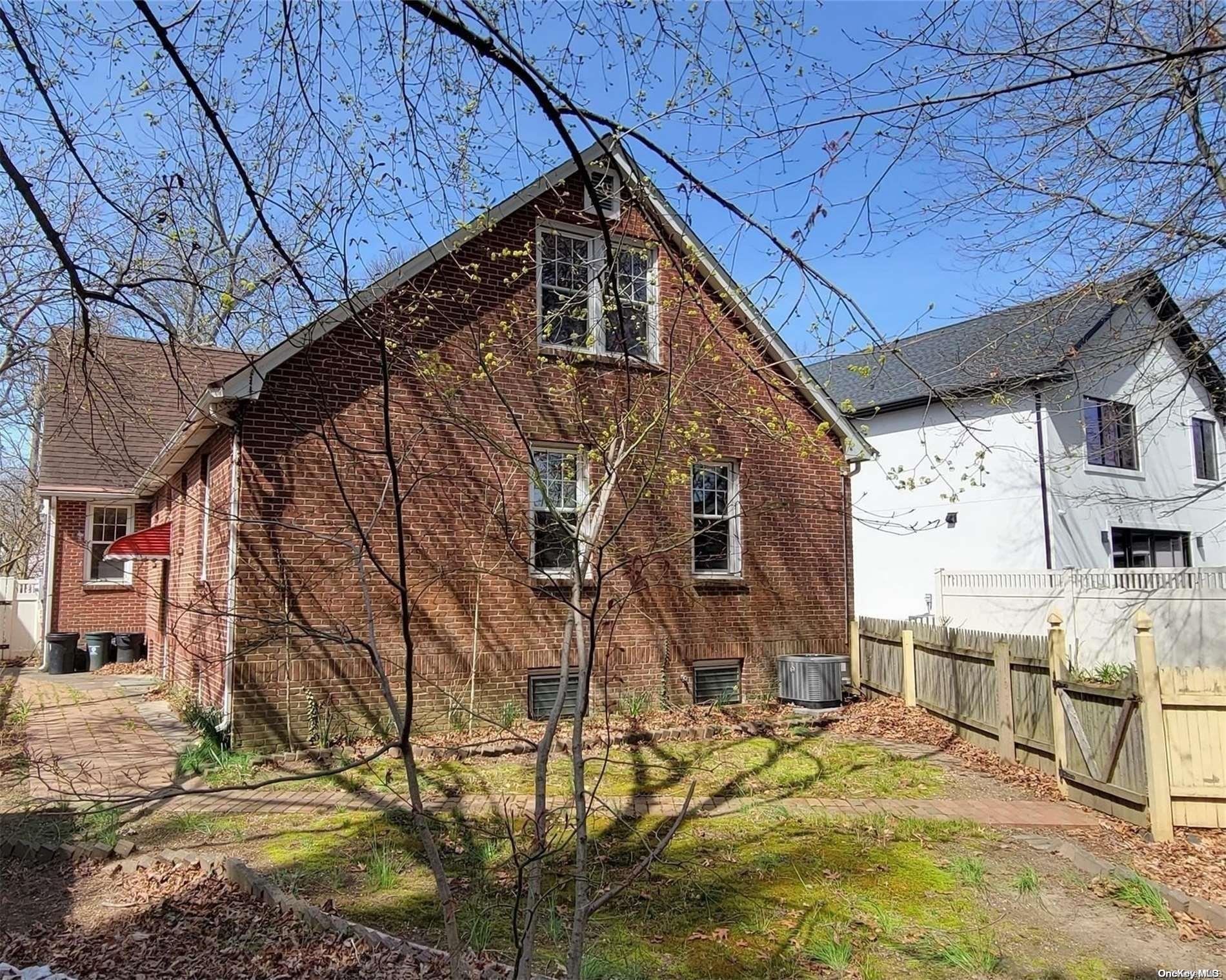 138 Hewlett Avenue, Merrick, NY 11566