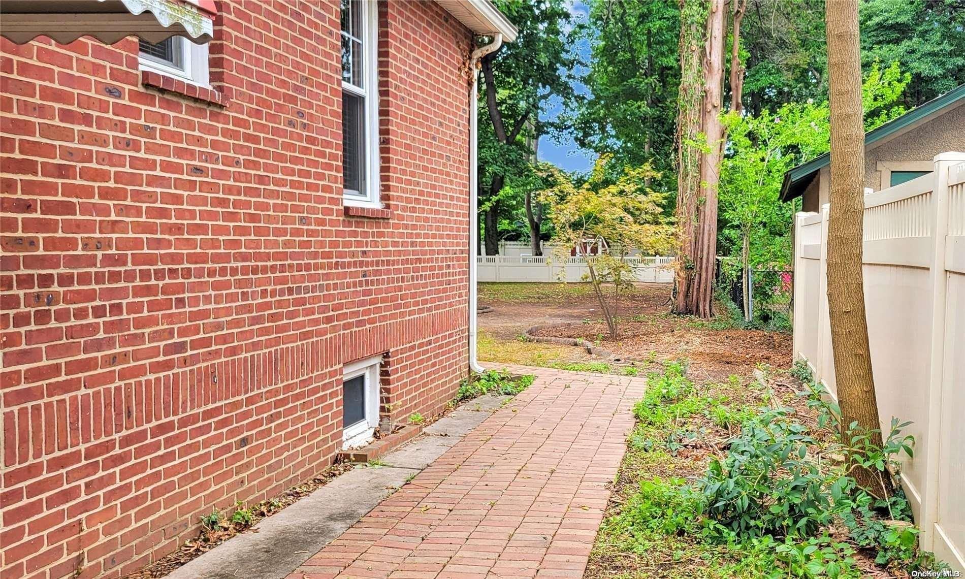 138 Hewlett Avenue, Merrick, NY 11566