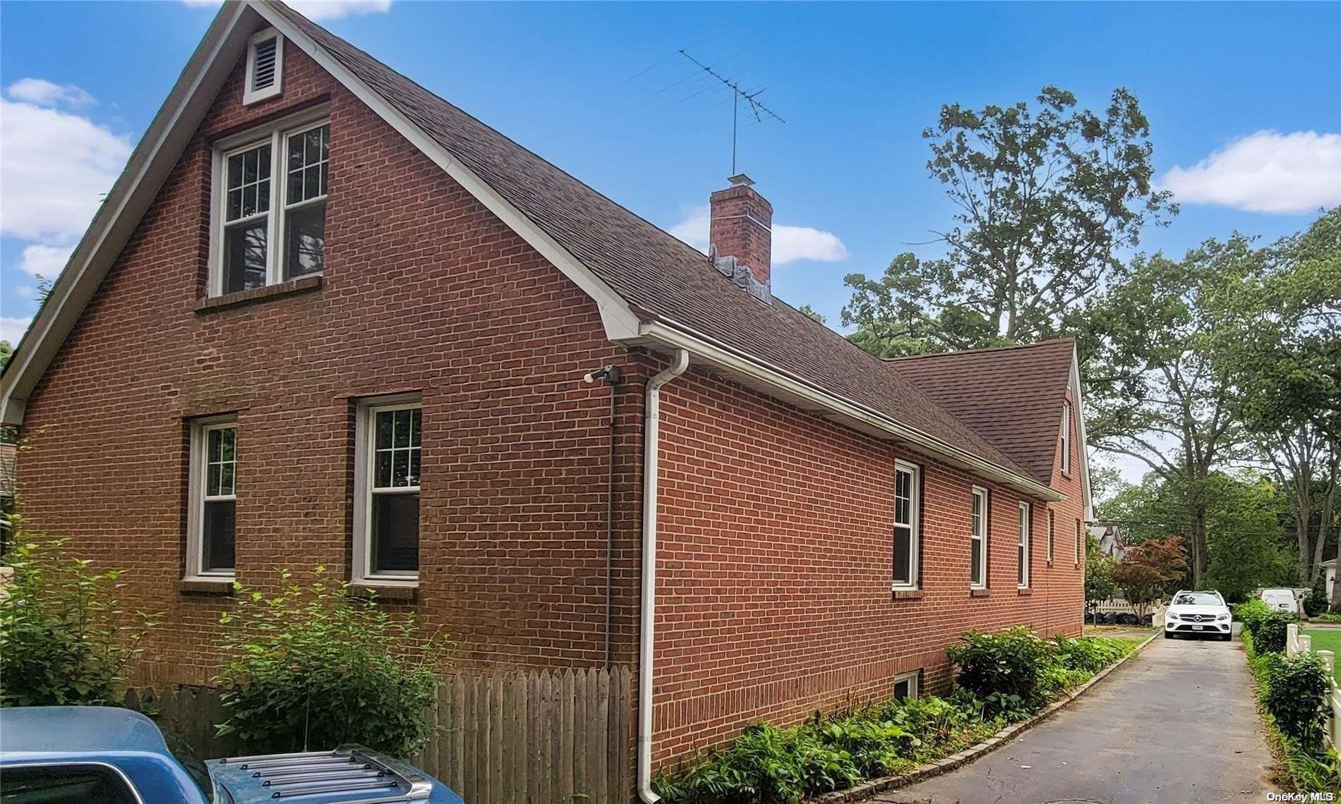 138 Hewlett Avenue, Merrick, NY 11566