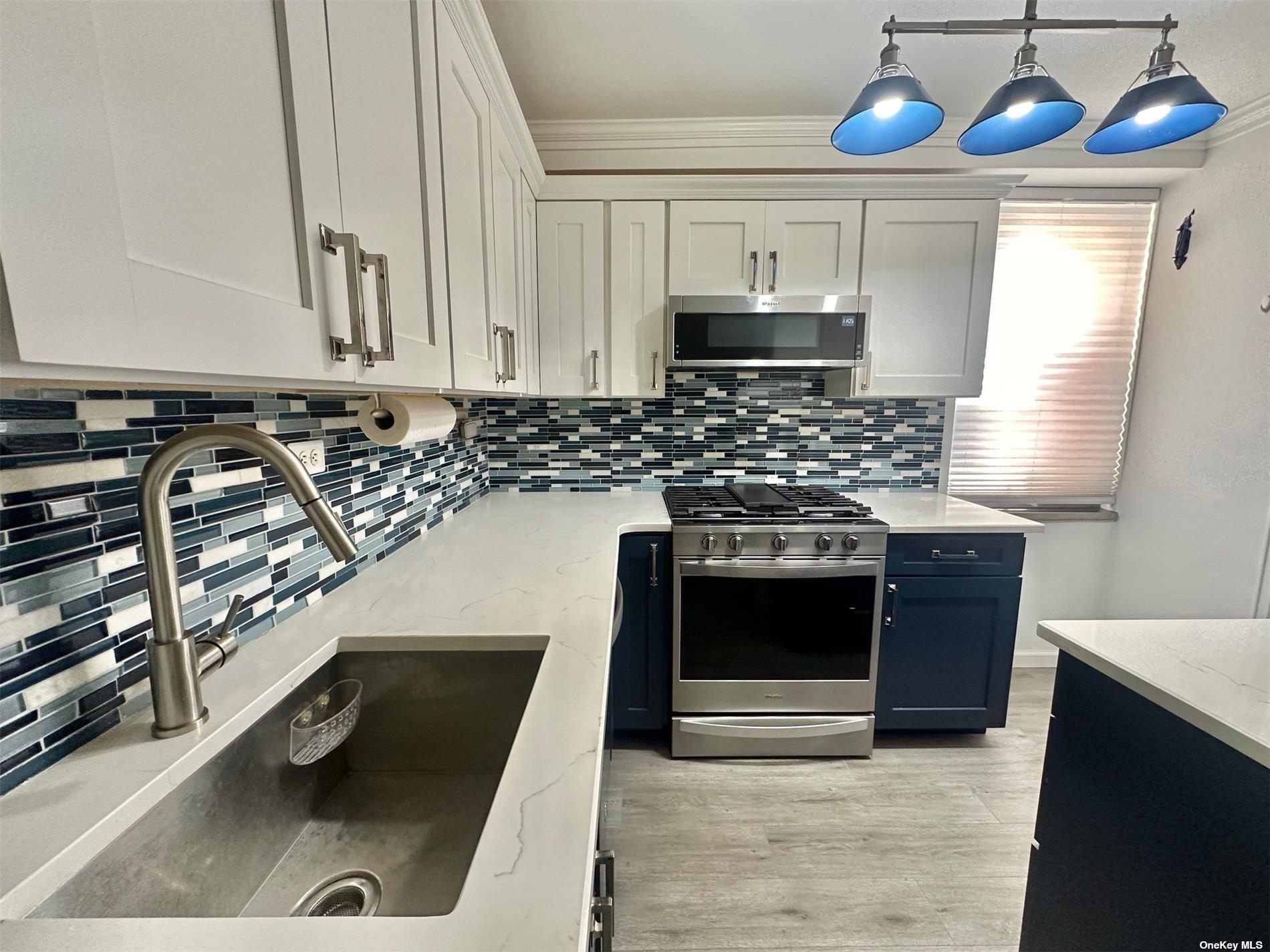 61-20 Grand Central Parkway # B401, Forest Hills, NY 11375