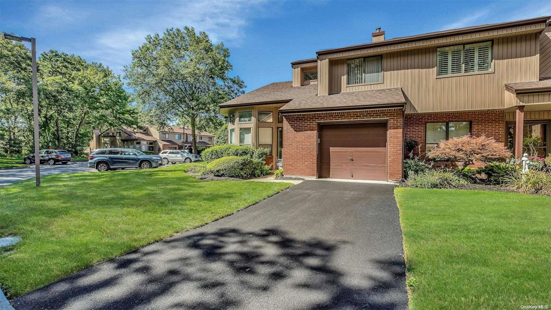 17 Timber Ridge Drive # 17, Holbrook, NY 11741