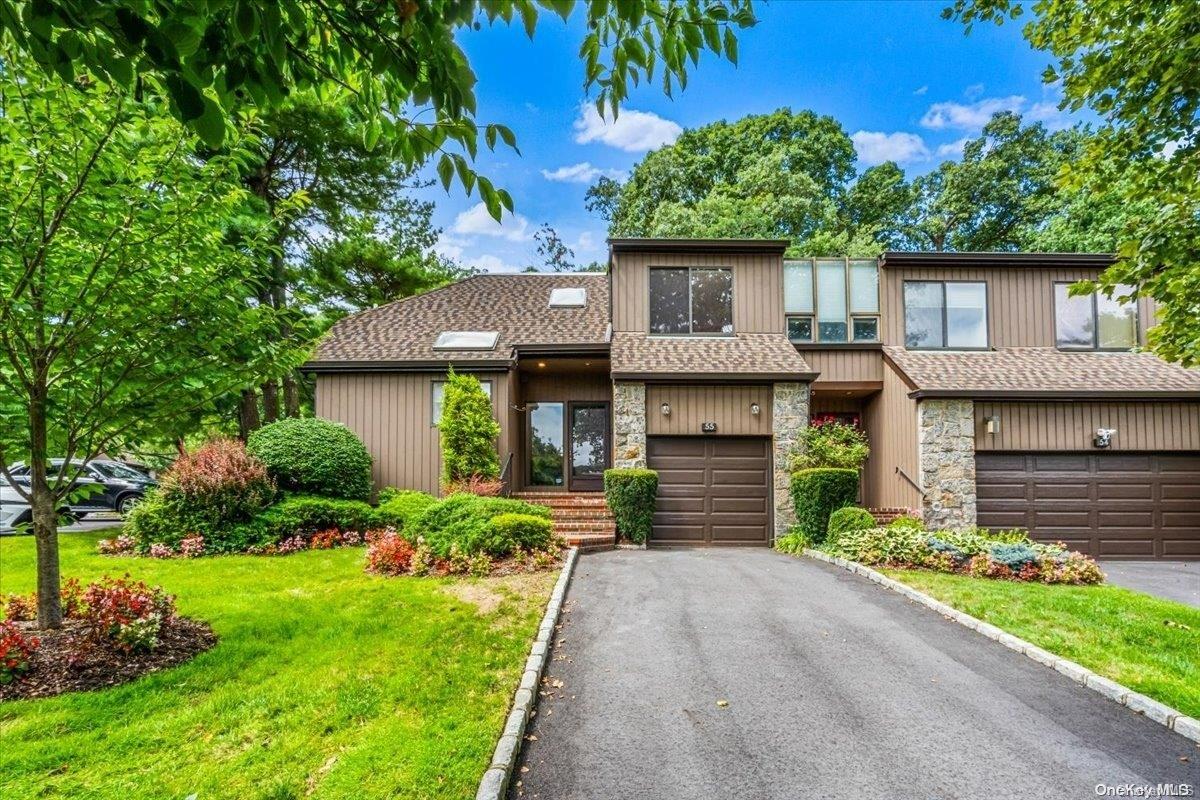 55 Center Court # 55, Roslyn Heights, NY 11577