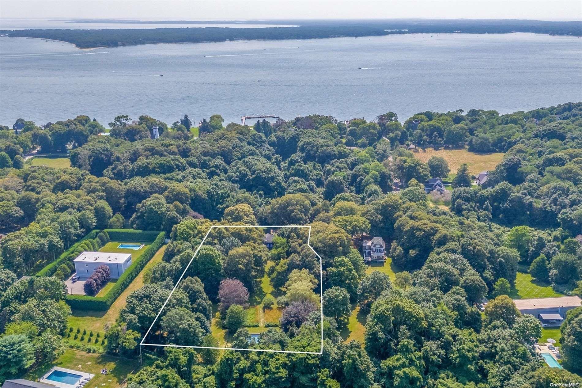 18 Rocky Point Road, Shelter Island, NY 11964