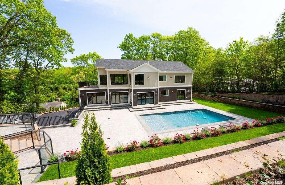 156 Sugar Toms Lane, East Norwich, NY 11732