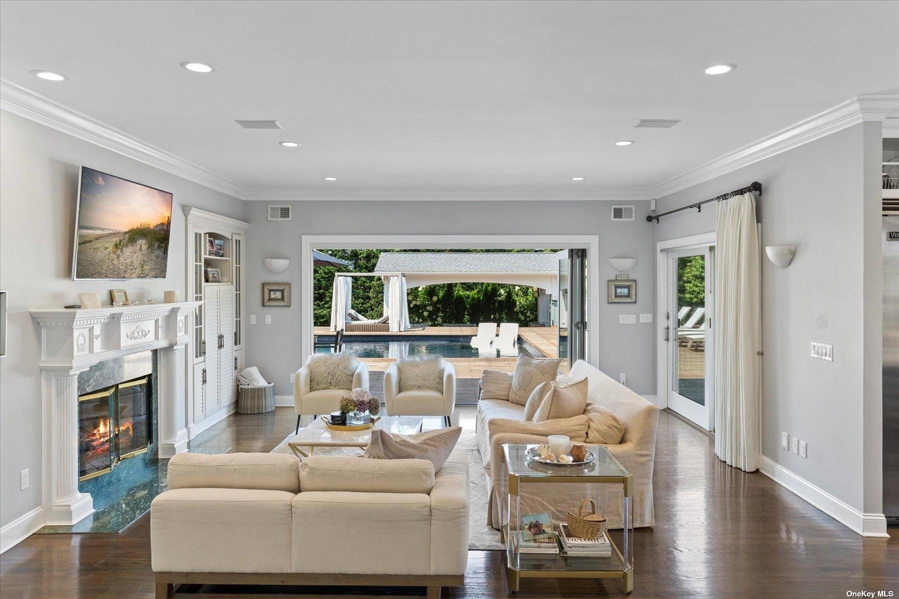 31 Blackwatch Court, Southampton, NY 11968