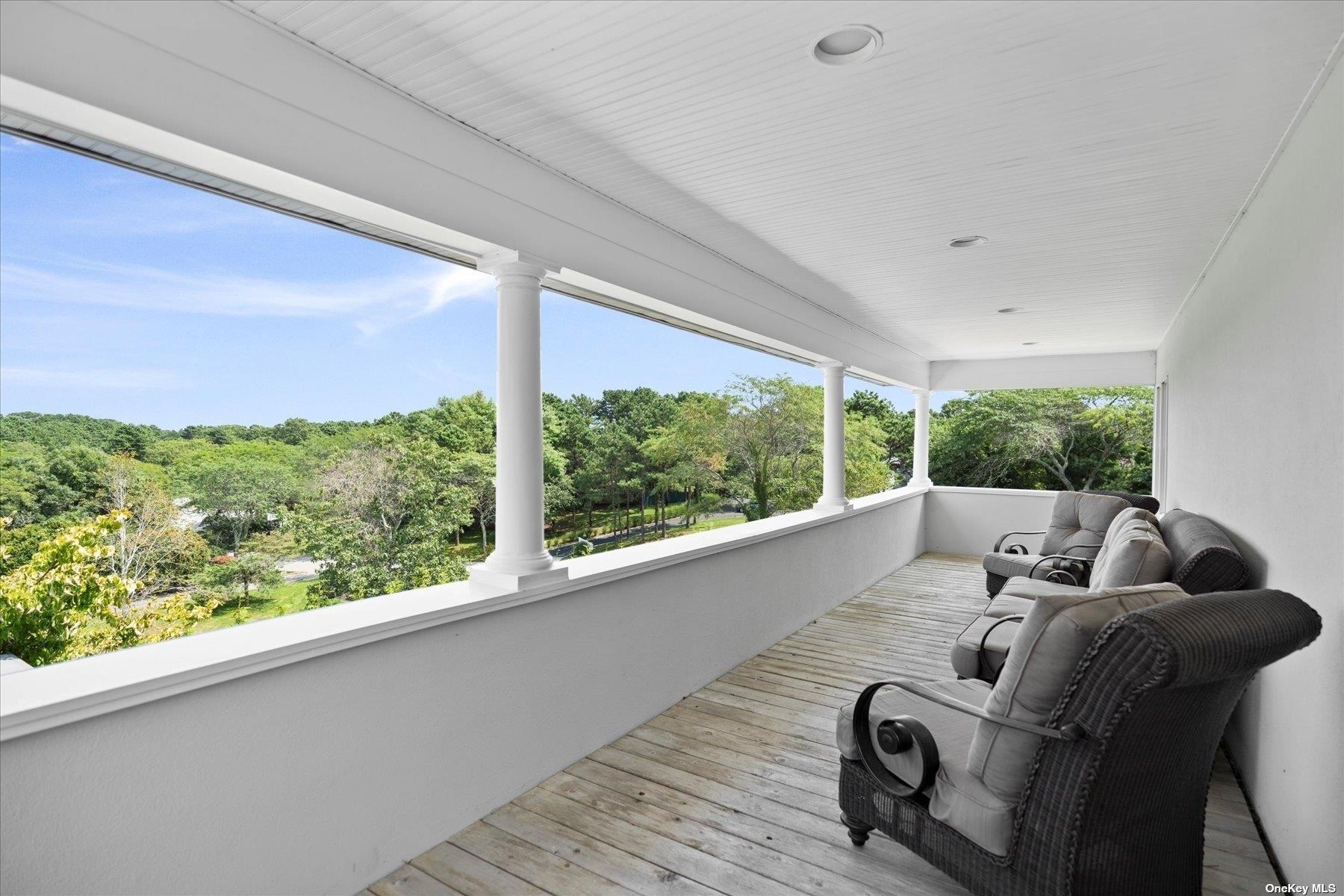 31 Blackwatch Court, Southampton, NY 11968