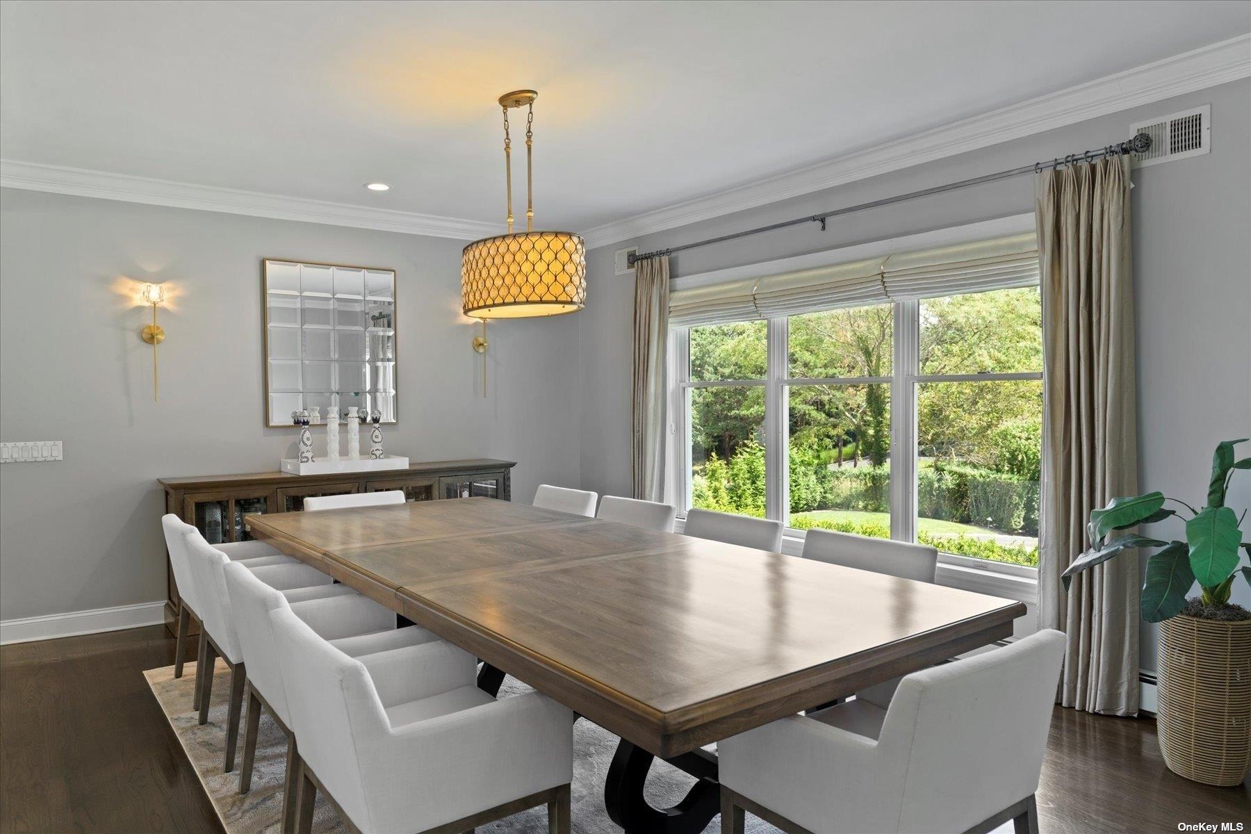 31 Blackwatch Court, Southampton, NY 11968