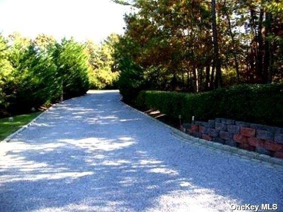 9 Kate Court, East Quogue, NY 11942