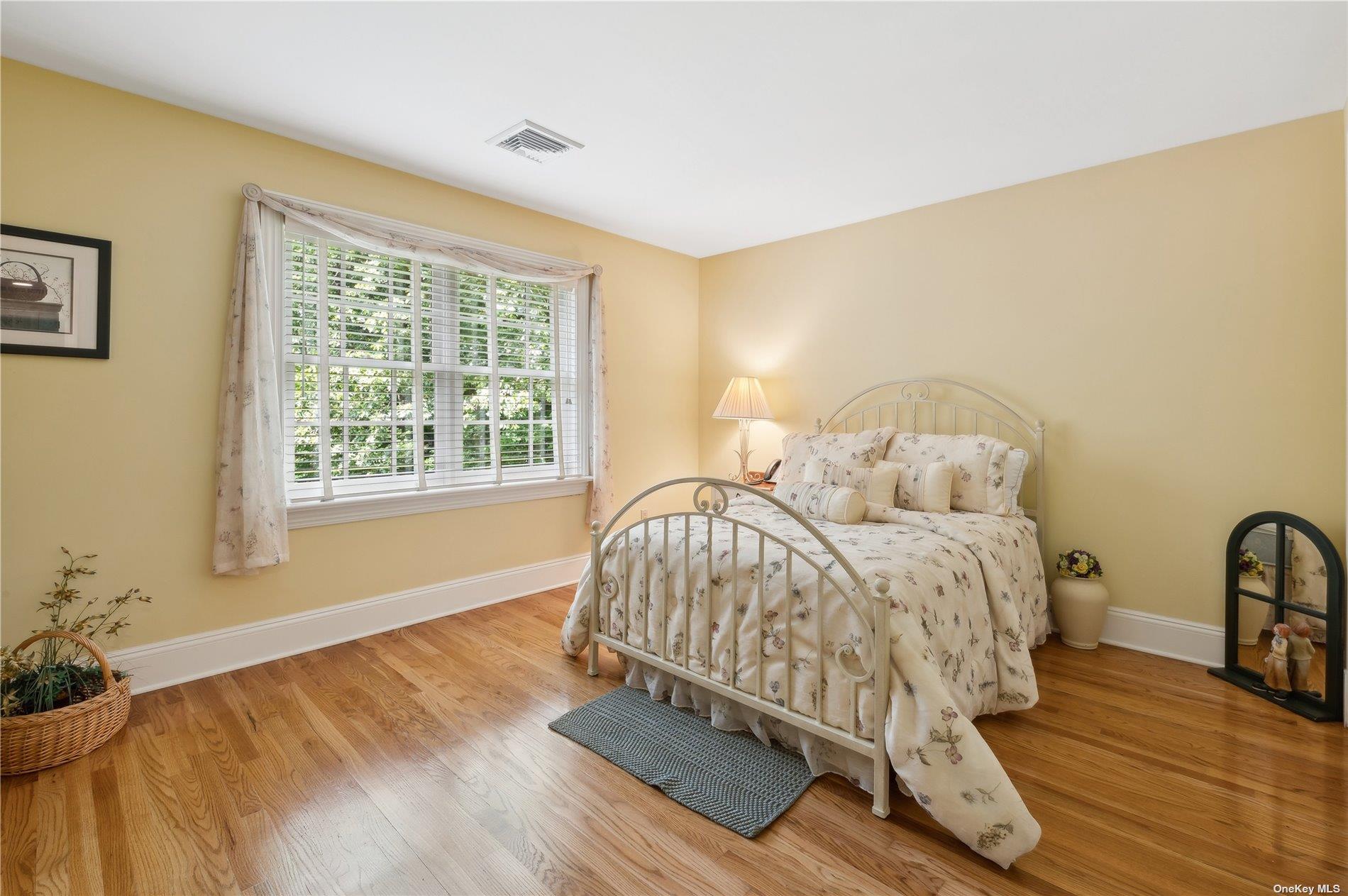 5 Peacock Lane, Upper Brookville, NY 11545