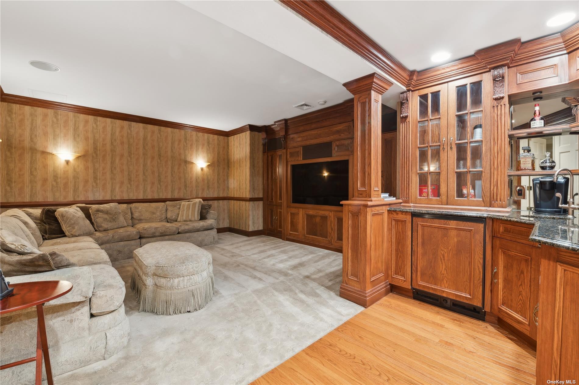 5 Peacock Lane, Upper Brookville, NY 11545