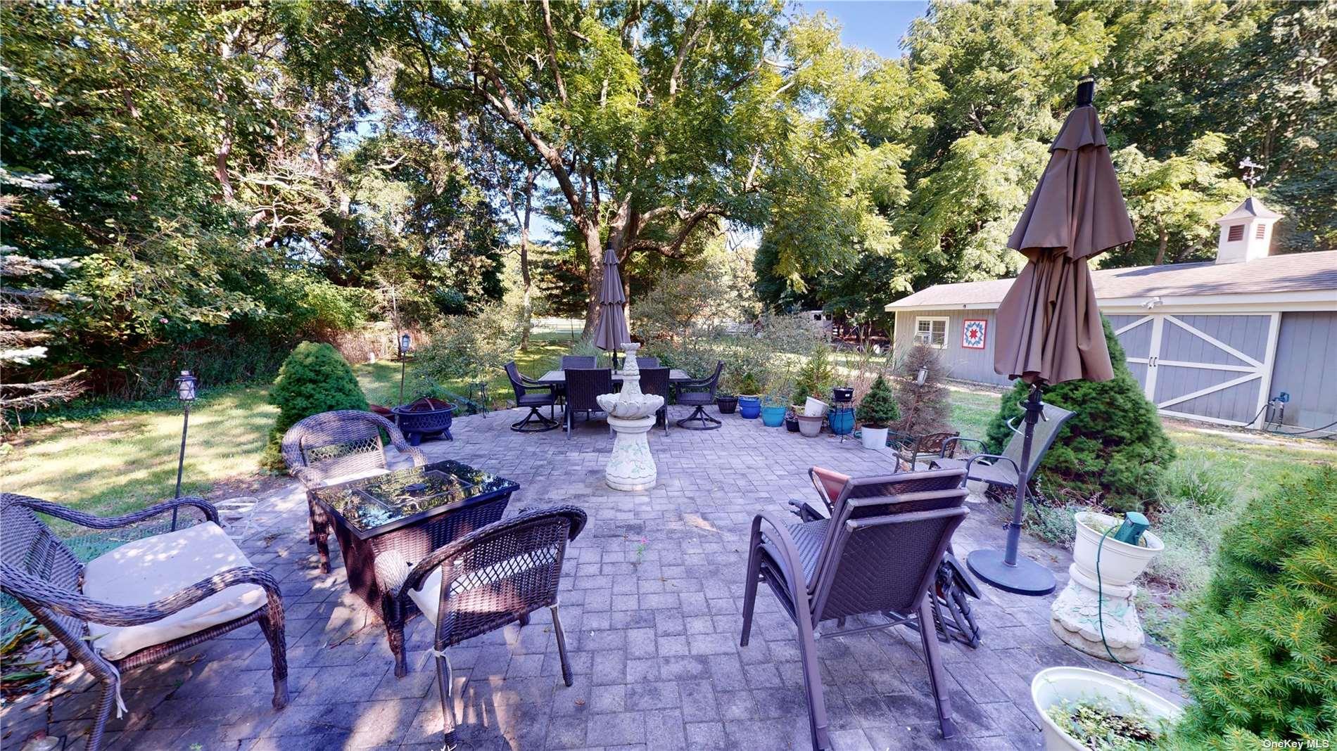 190 S Country Road, Remsenburg, NY 11960