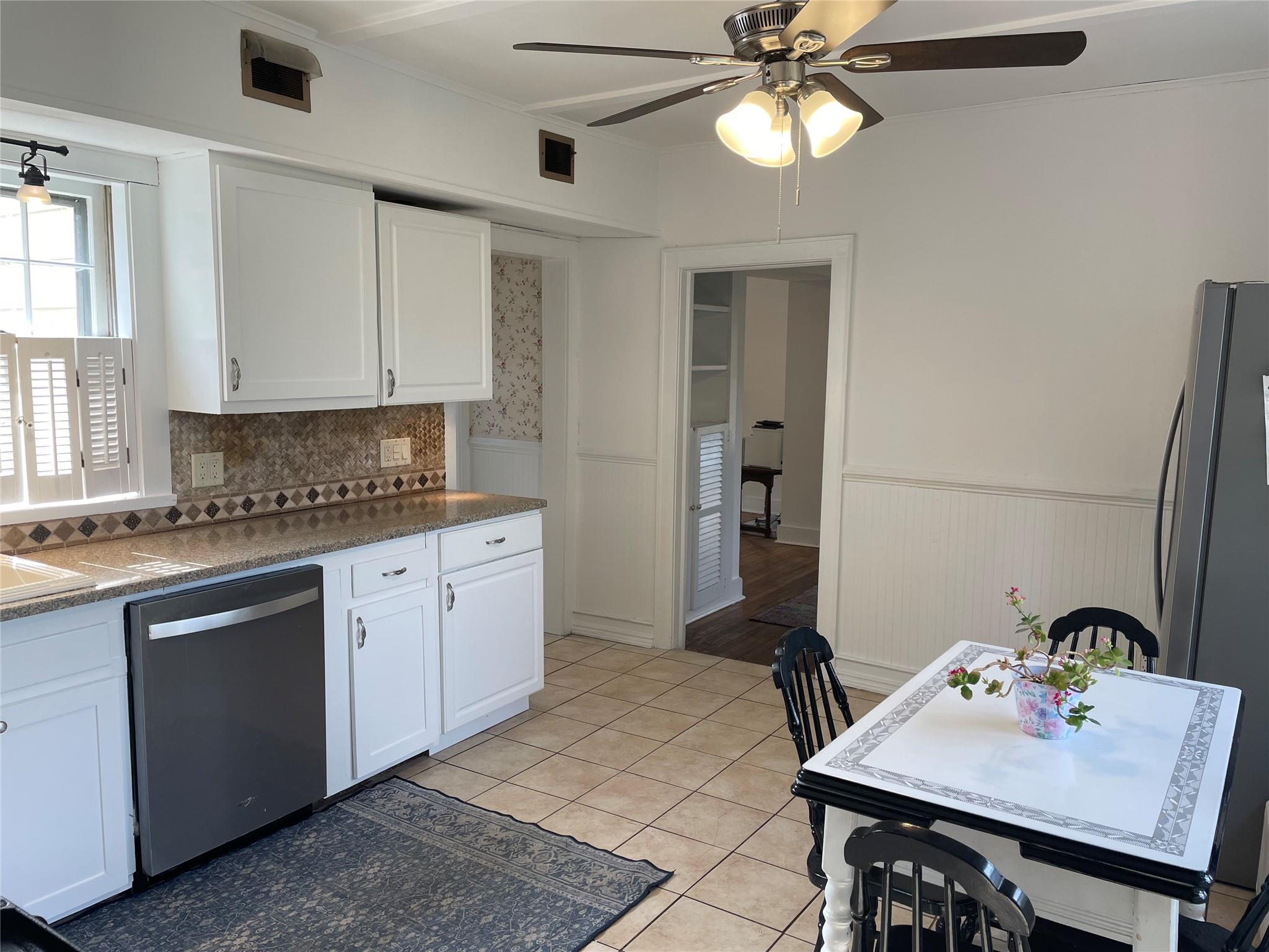 190 S Country Road, Remsenburg, NY 11960