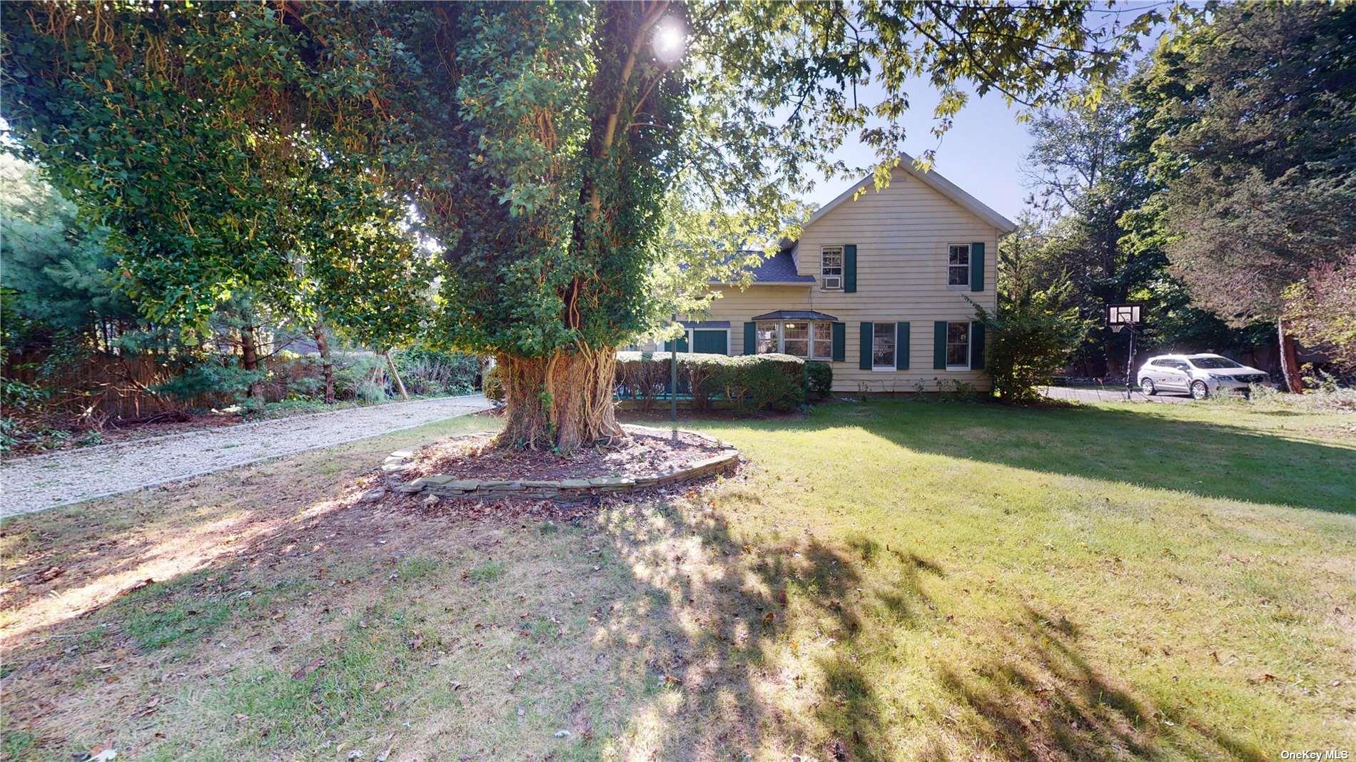 190 S Country Road, Remsenburg, NY 11960