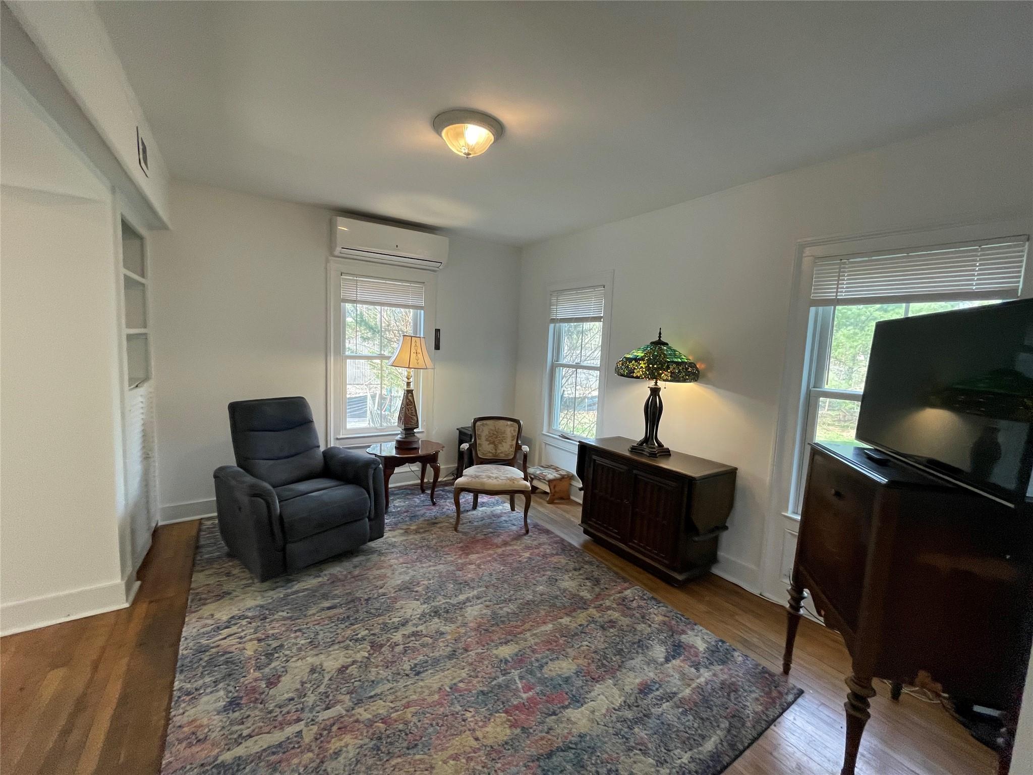 190 S Country Road, Remsenburg, NY 11960