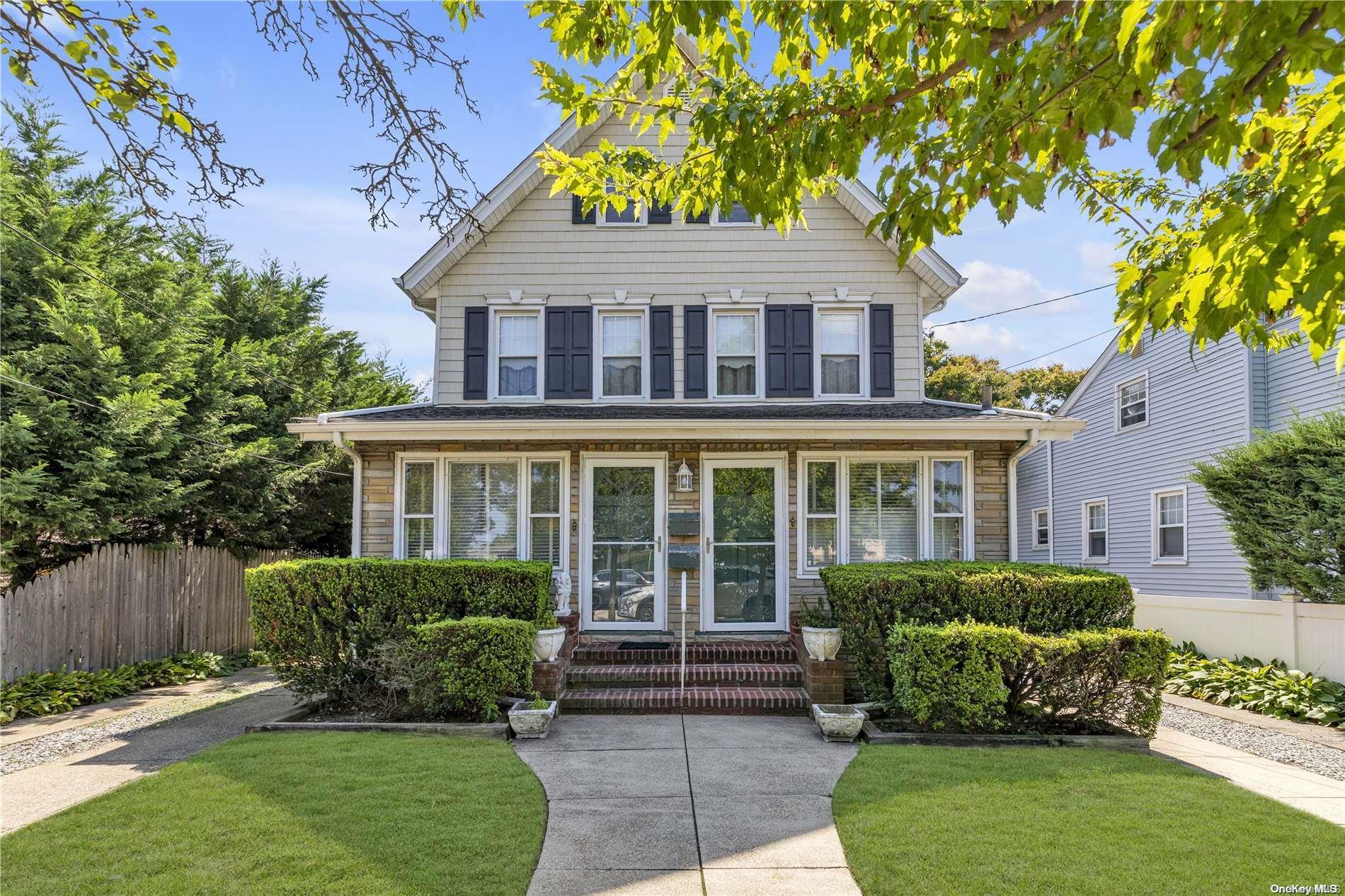 12 Endview Avenue, Lynbrook, NY 11563