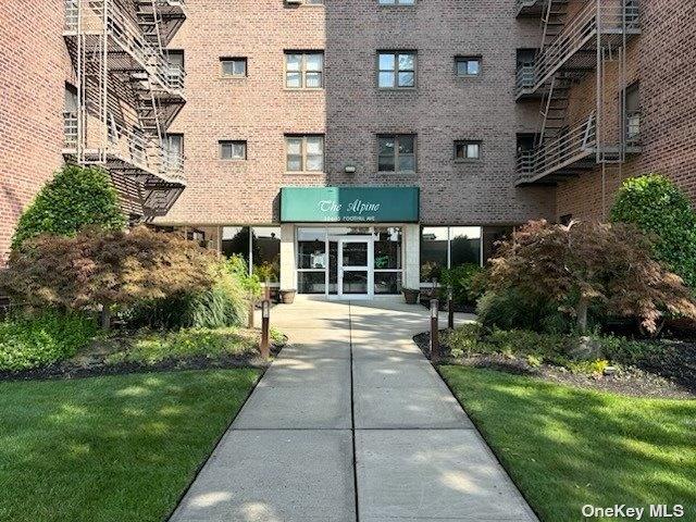 204-15 Foothill Avenue # B 42, Hollis, NY 11423