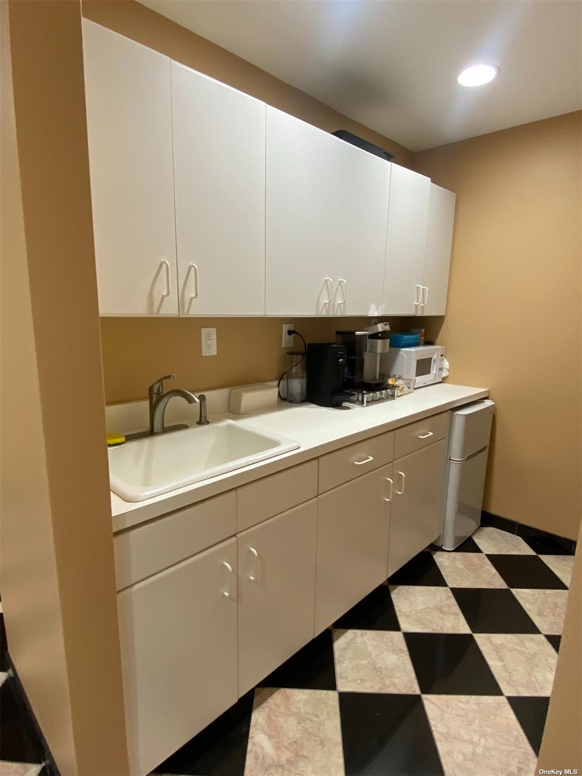 490 Main Street, Northport, NY 11768