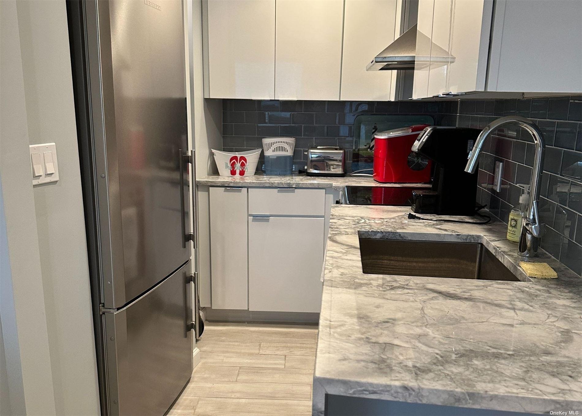 585 Dune Road # L9, Westhampton, NY 11977